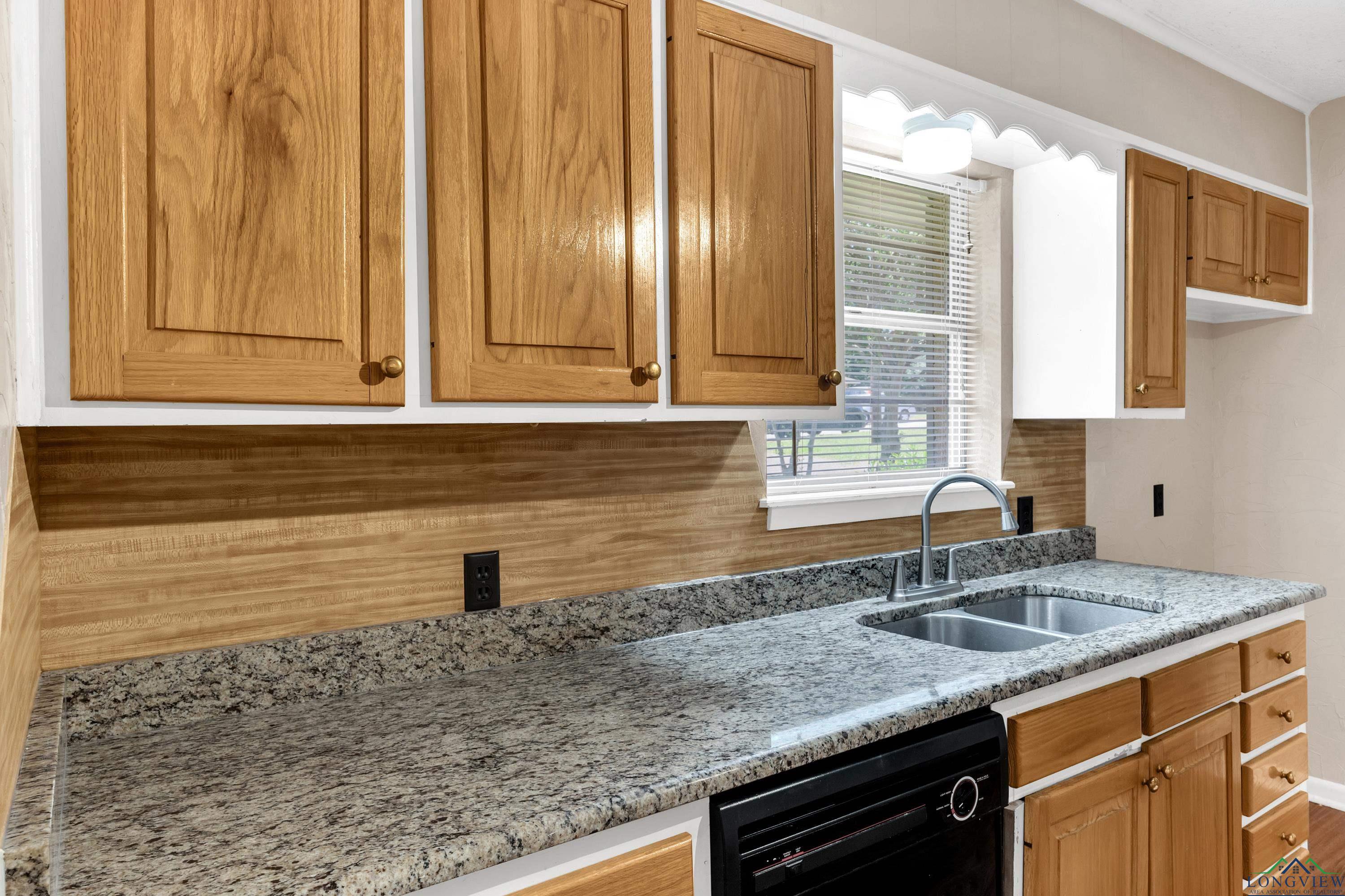 105 Bison Trl, Longview, Texas image 12
