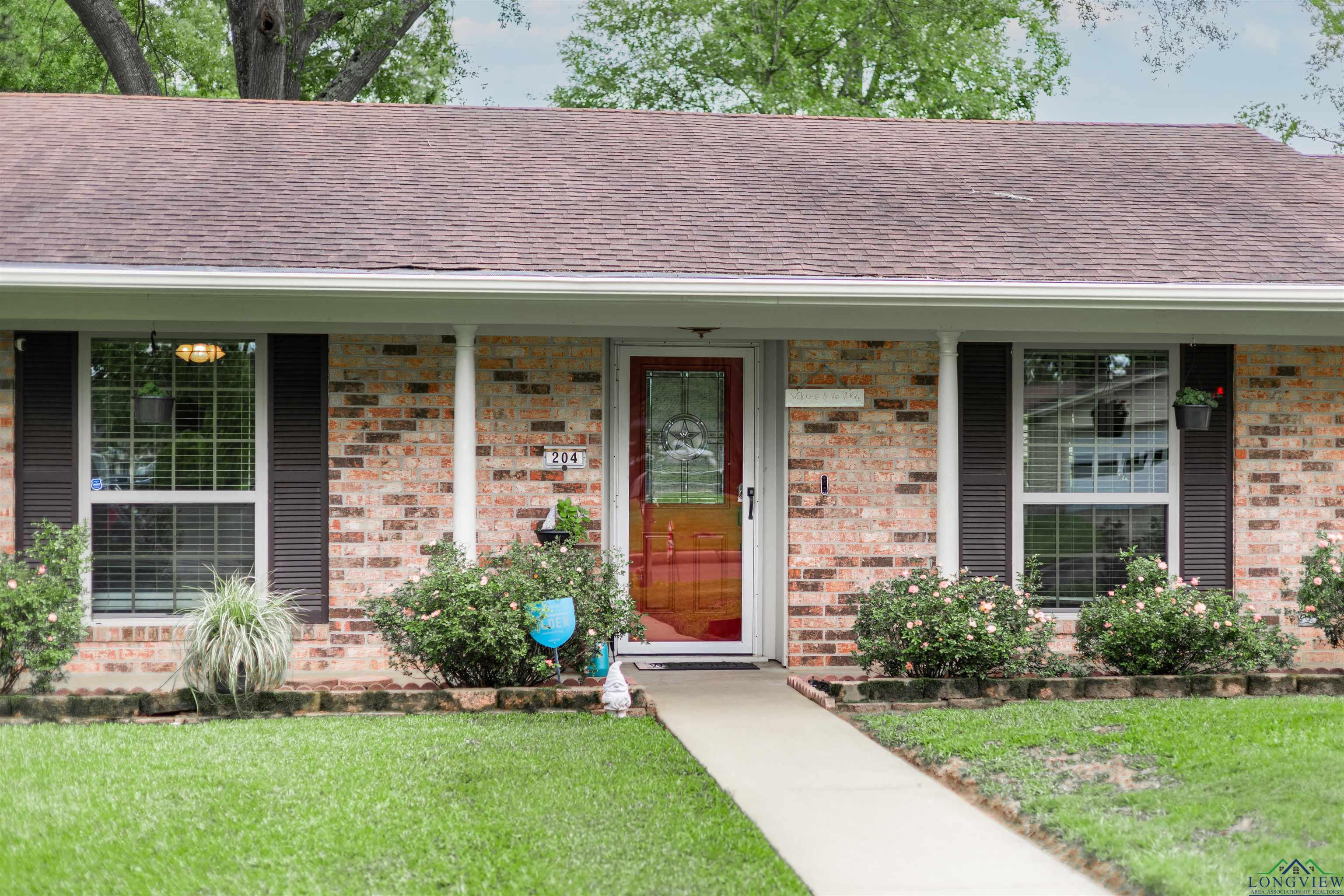 204 Vinewood Lane, Longview, Texas image 1