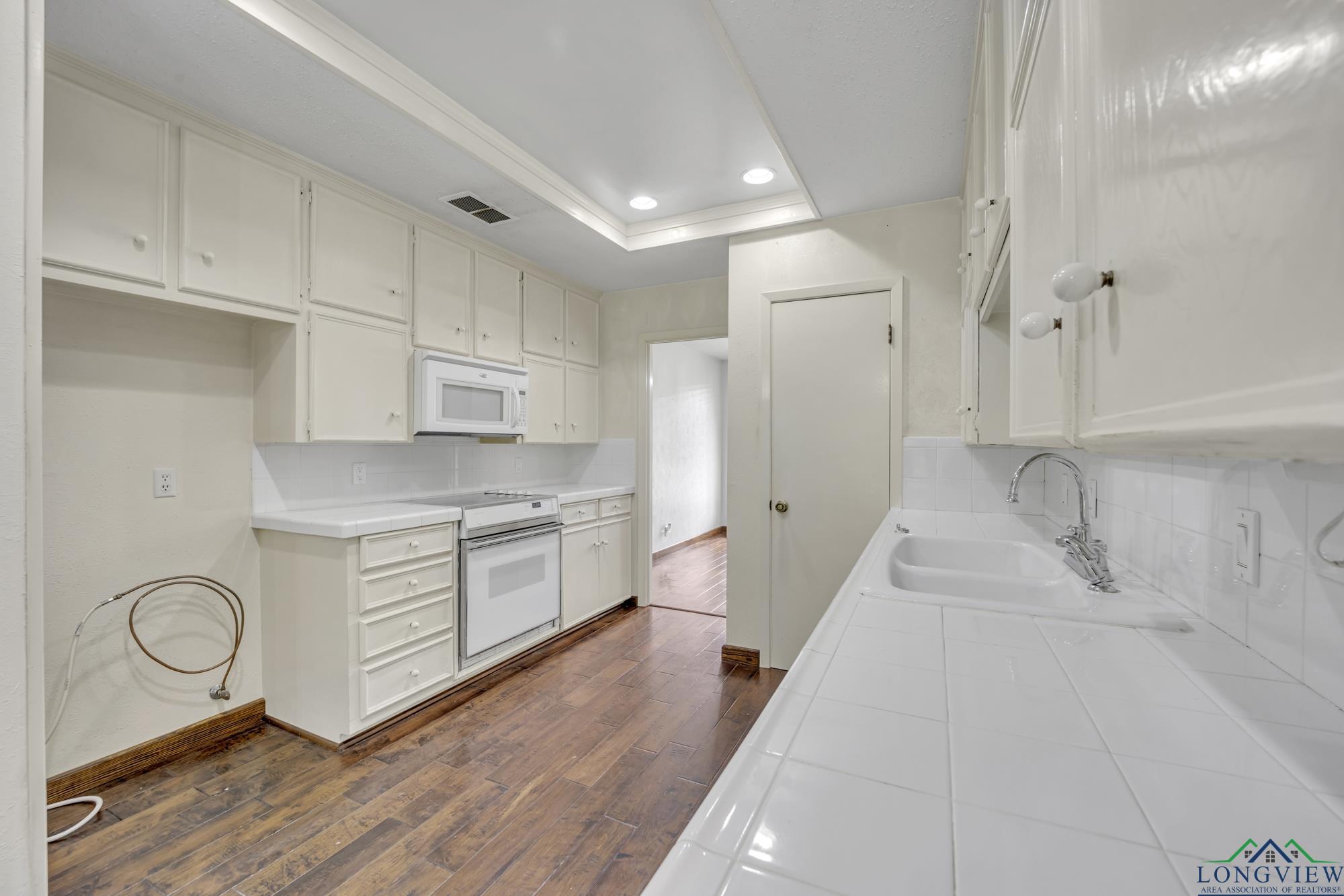 3404 Rockbrook, Kilgore, Texas image 13