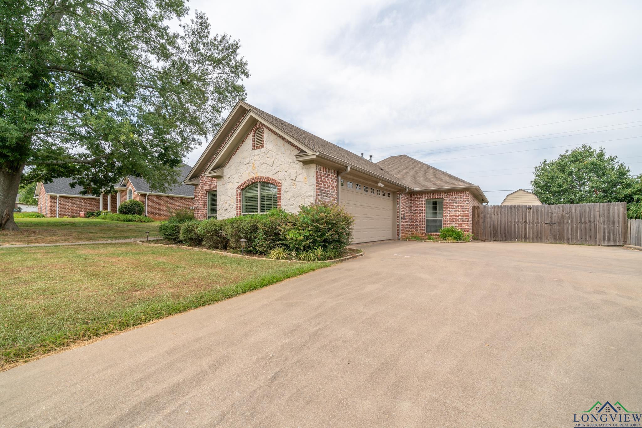 104 Rodessa Trail, White Oak, Texas image 43