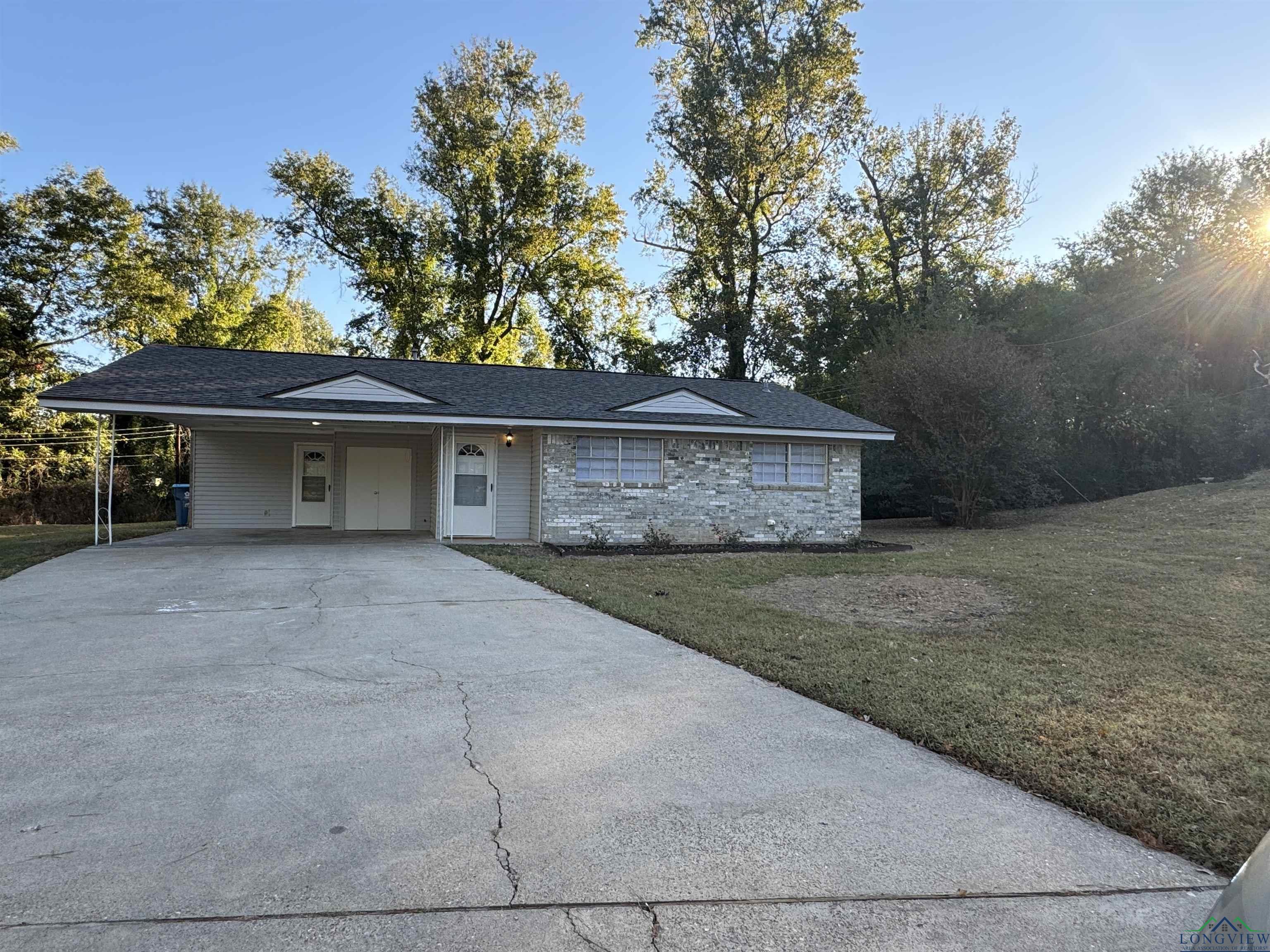 207 Hillcrest Terrace, Marshall, Texas image 1