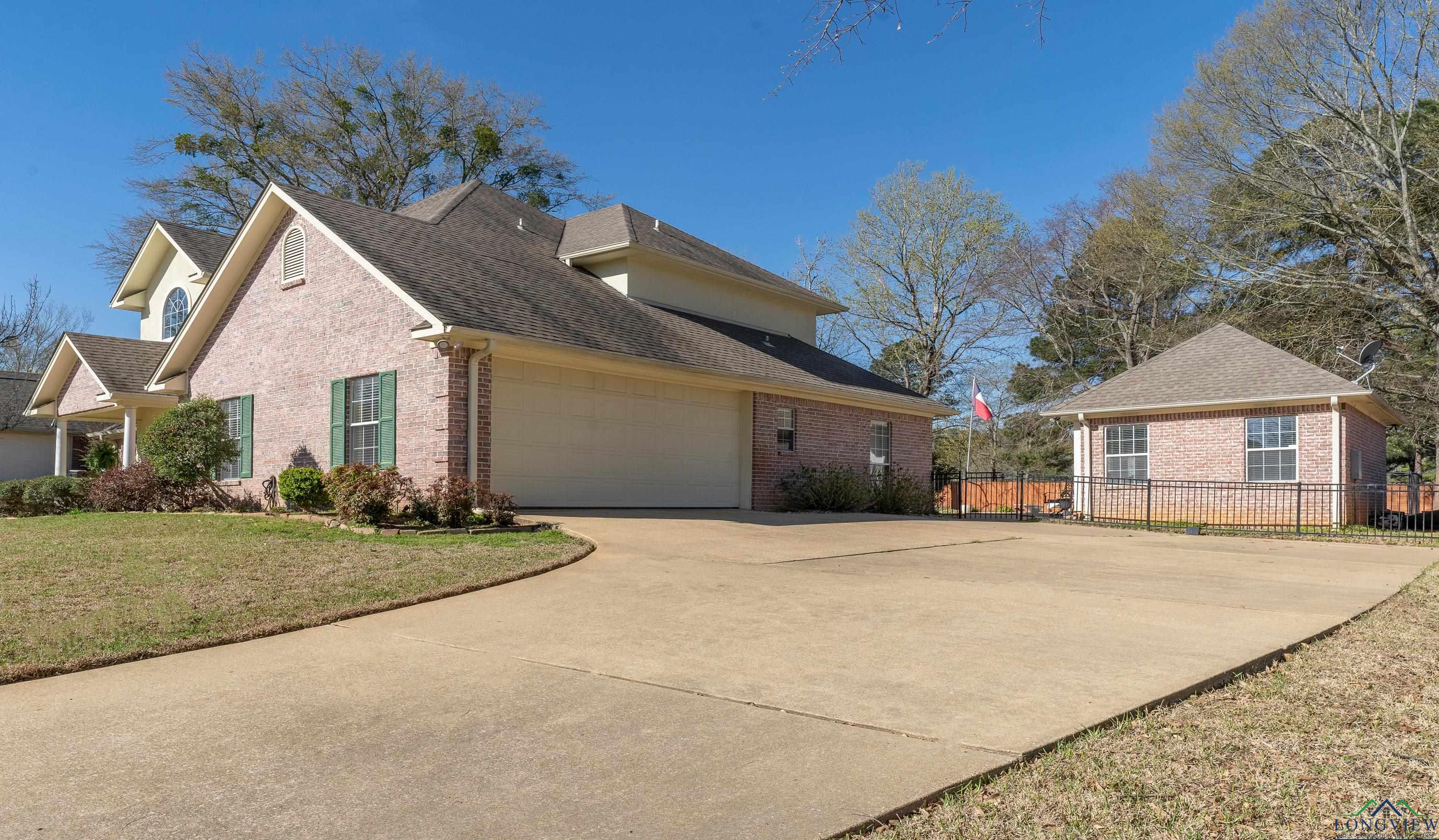 105 Willowbrook St, White Oak, Texas image 6