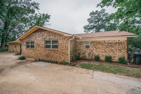 A home in Gladewater