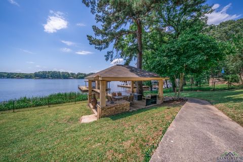 A home in Gladewater