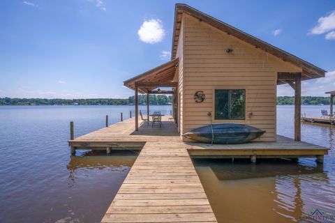 A home in Gladewater