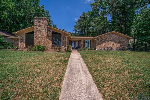 A home in Gladewater