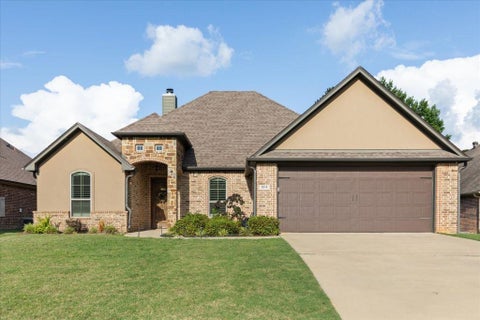 Homes For Sale - 3918 Gable Crest Ln<br/> Longview, TX 75605