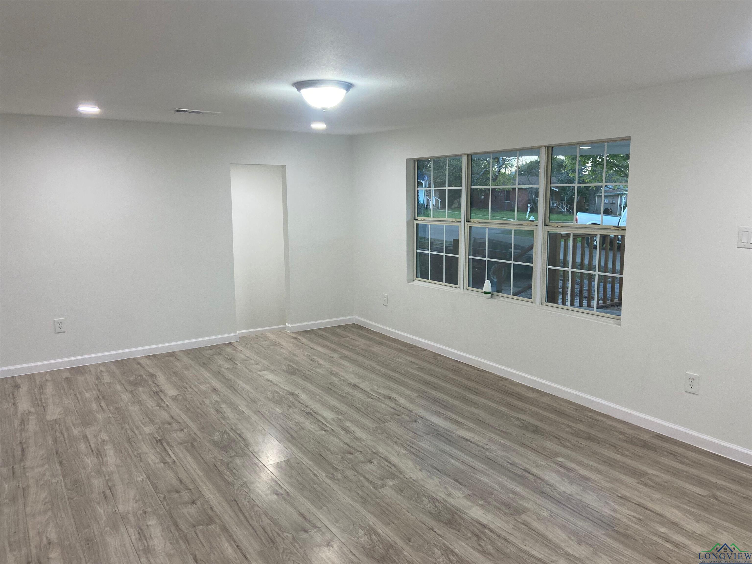 302 E Peak St, Daingerfield, New Mexico image 5