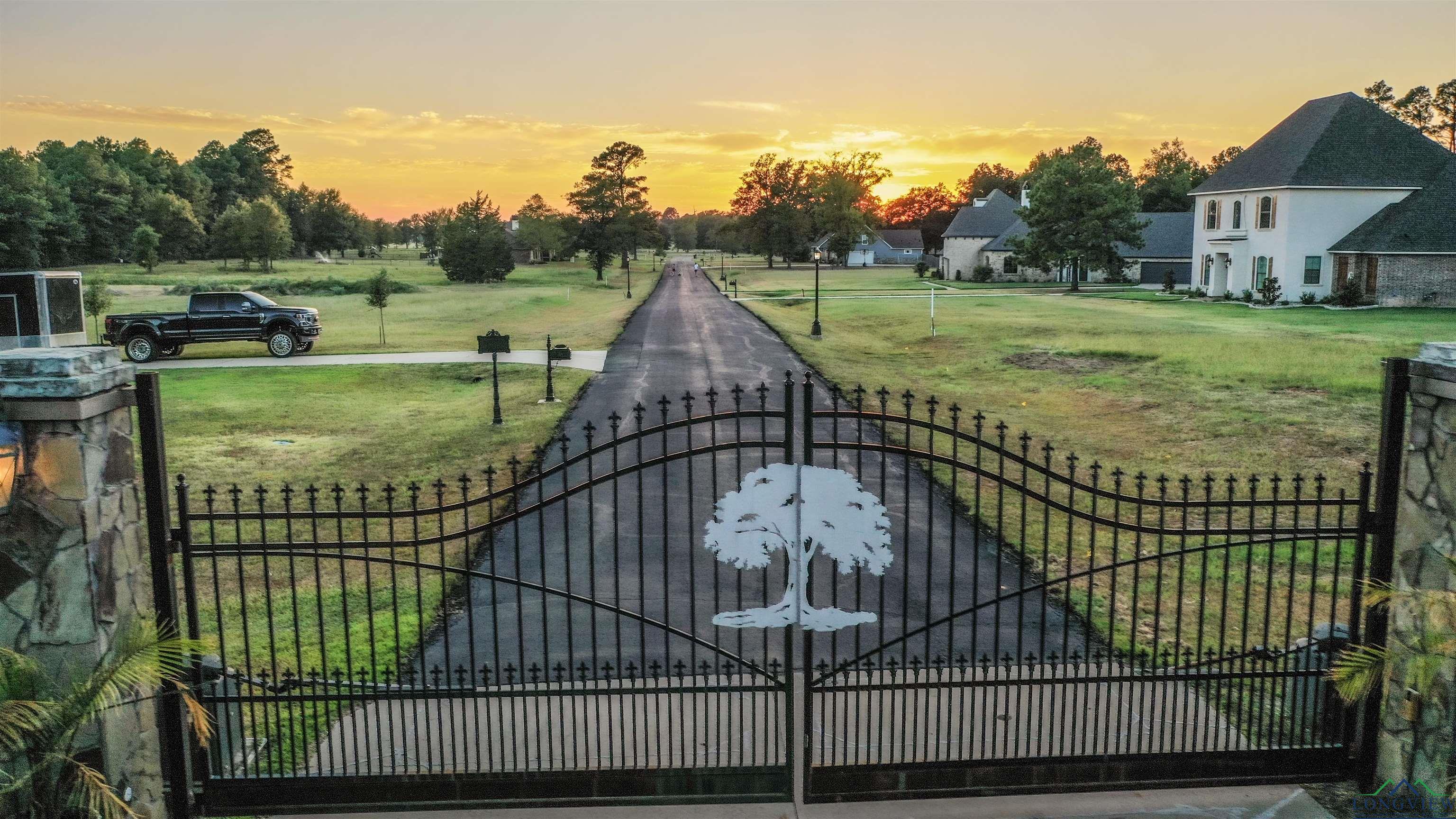 115 Majestic Oaks, De Berry, Texas image 2