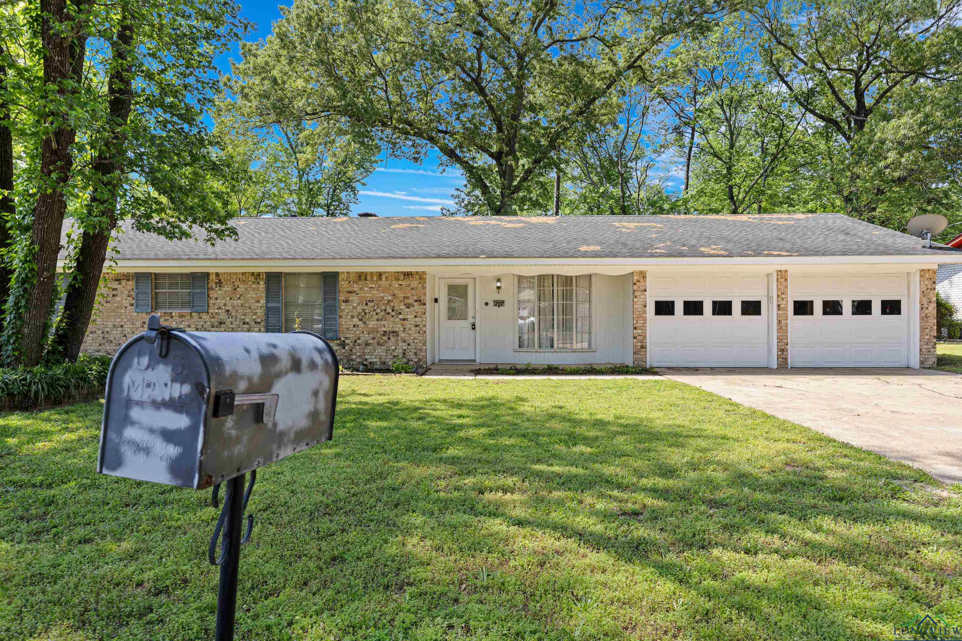 202 Vinewood Ln, Longview, Texas image 2