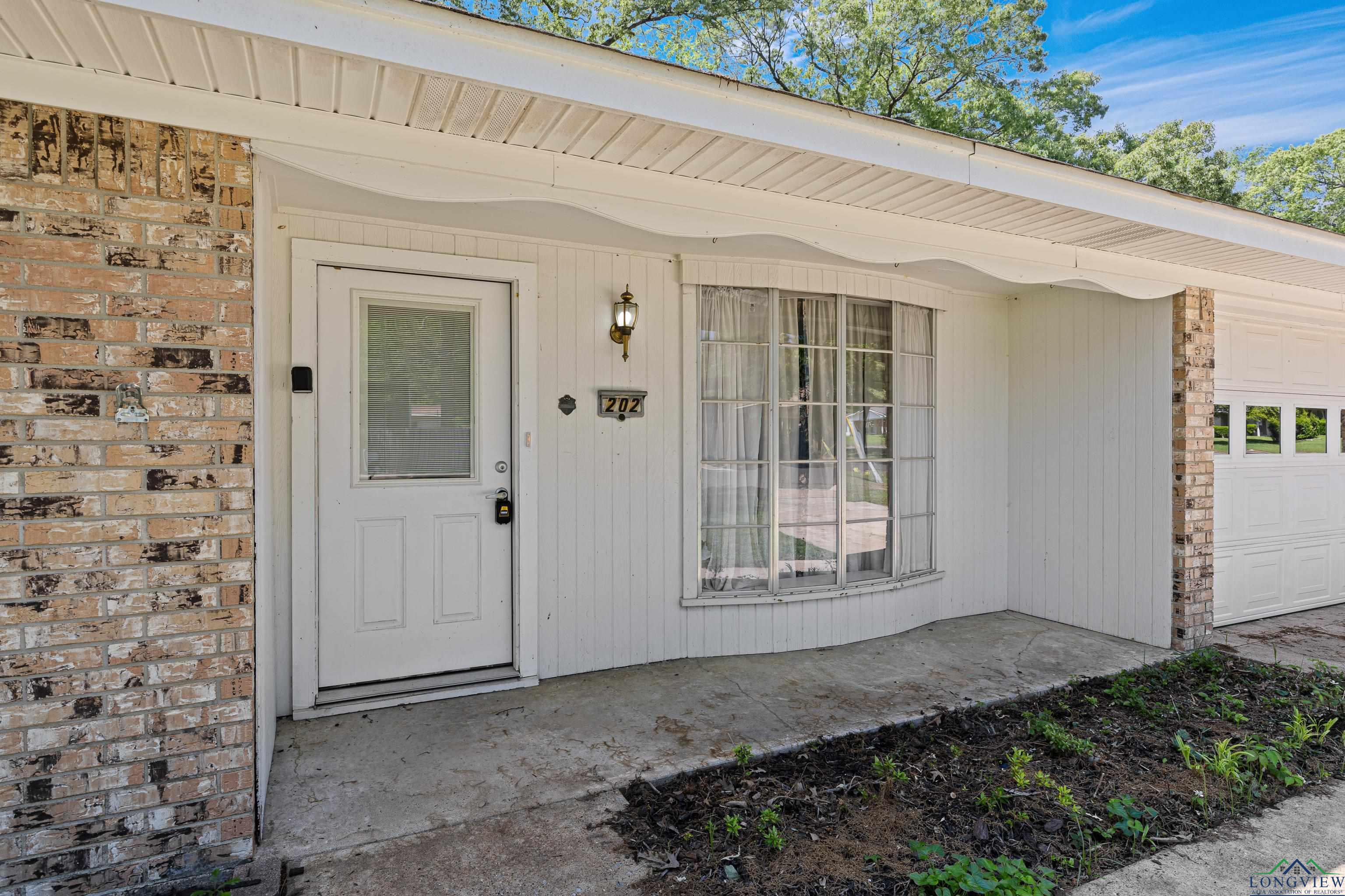 202 Vinewood Ln, Longview, Texas image 6