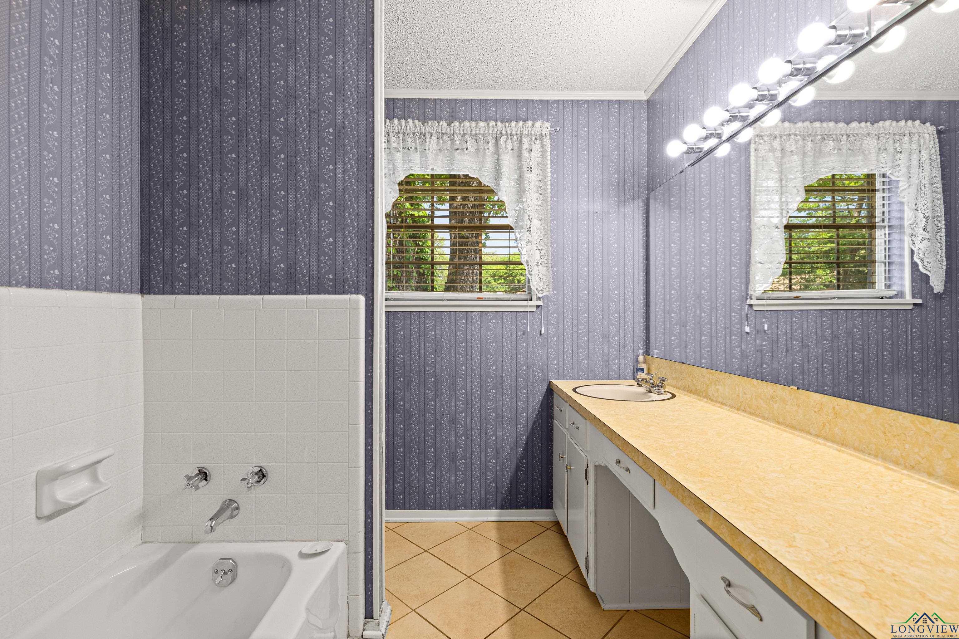 202 Vinewood Ln, Longview, Texas image 28