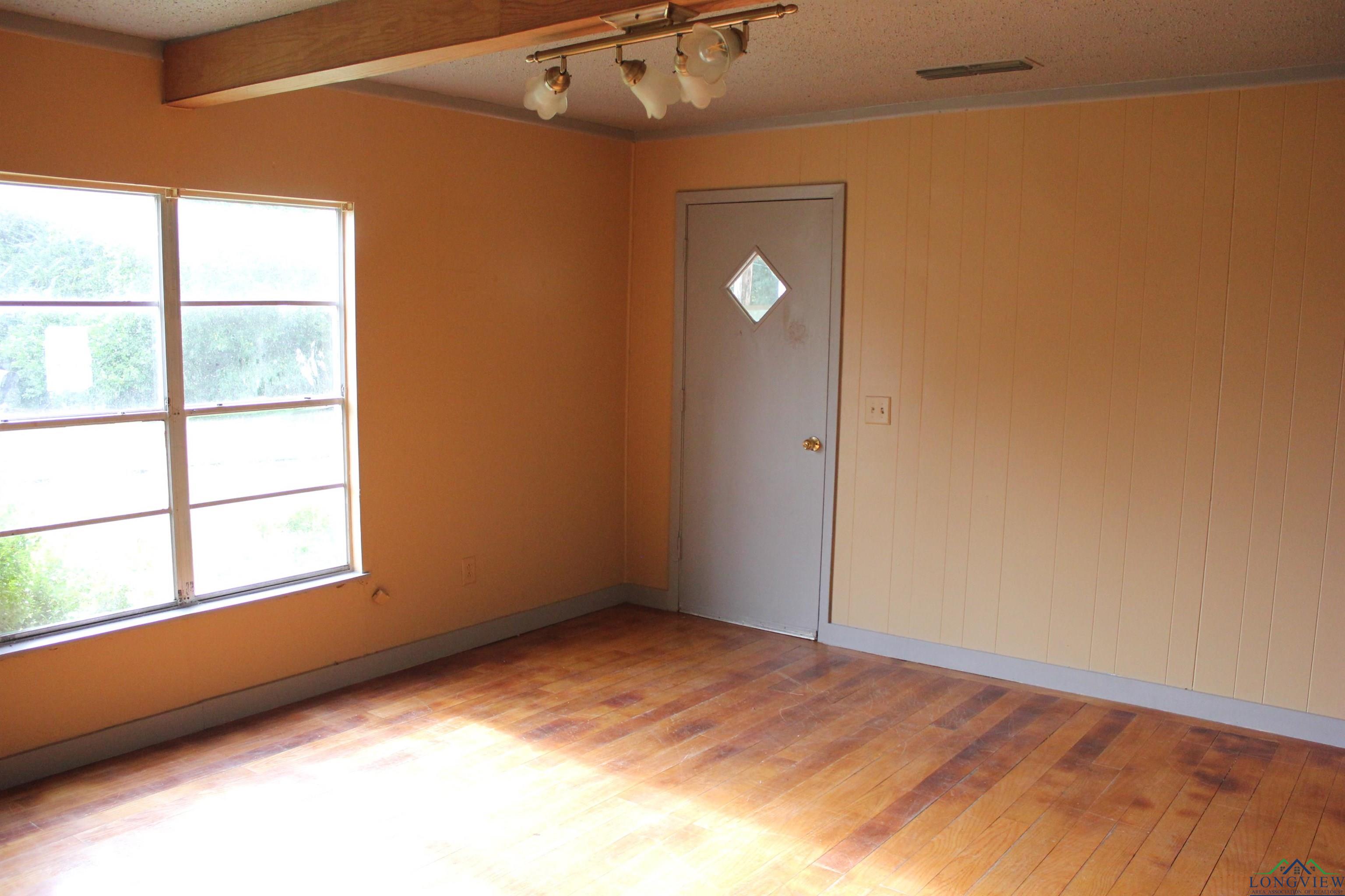403 N Foster, Linden, Texas image 5