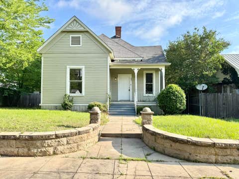 Homes For Sale - 605 E Rusk St<br/> Marshall, TX 75670
