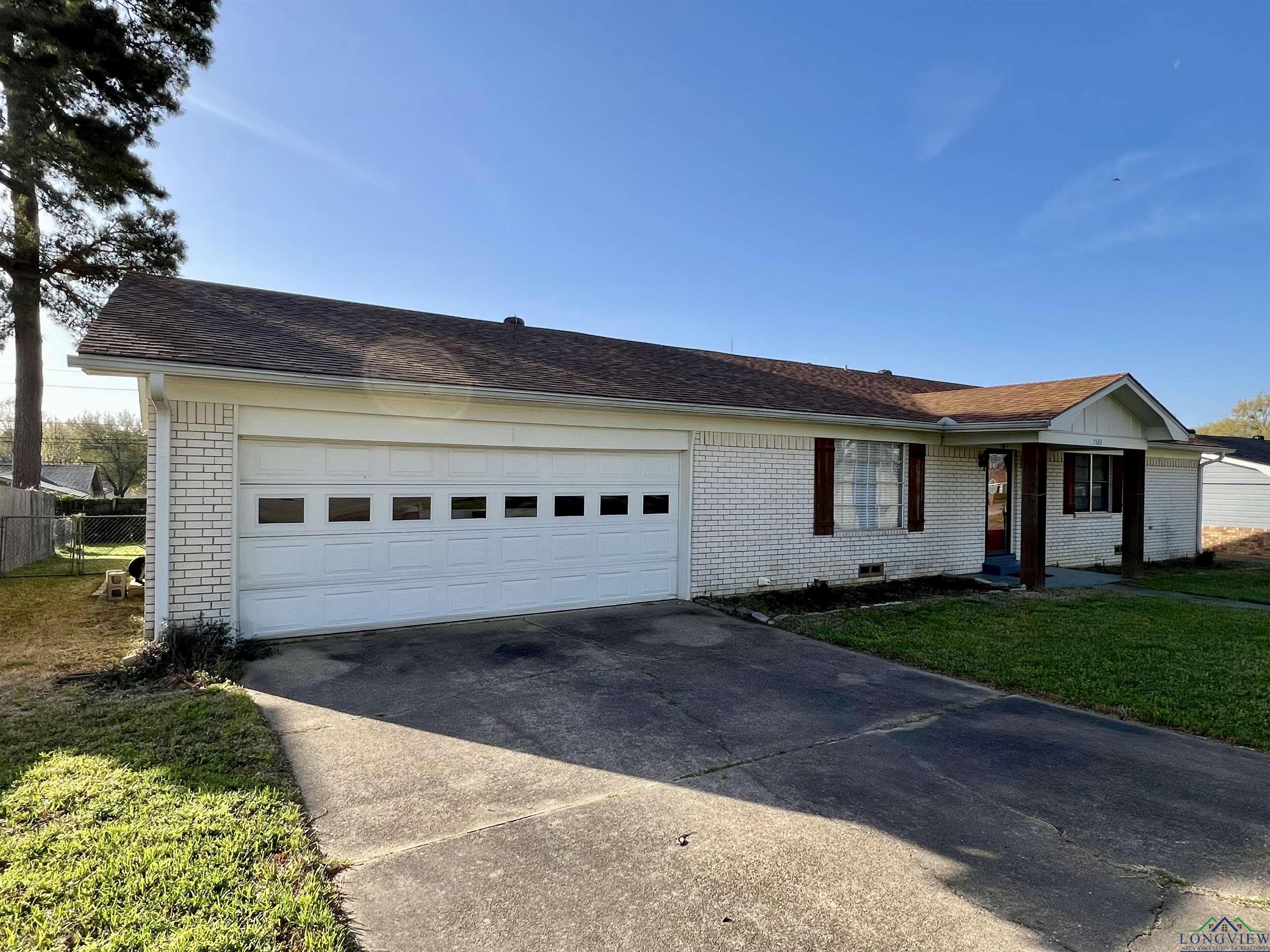 1523 Young St, Henderson, Texas image 1