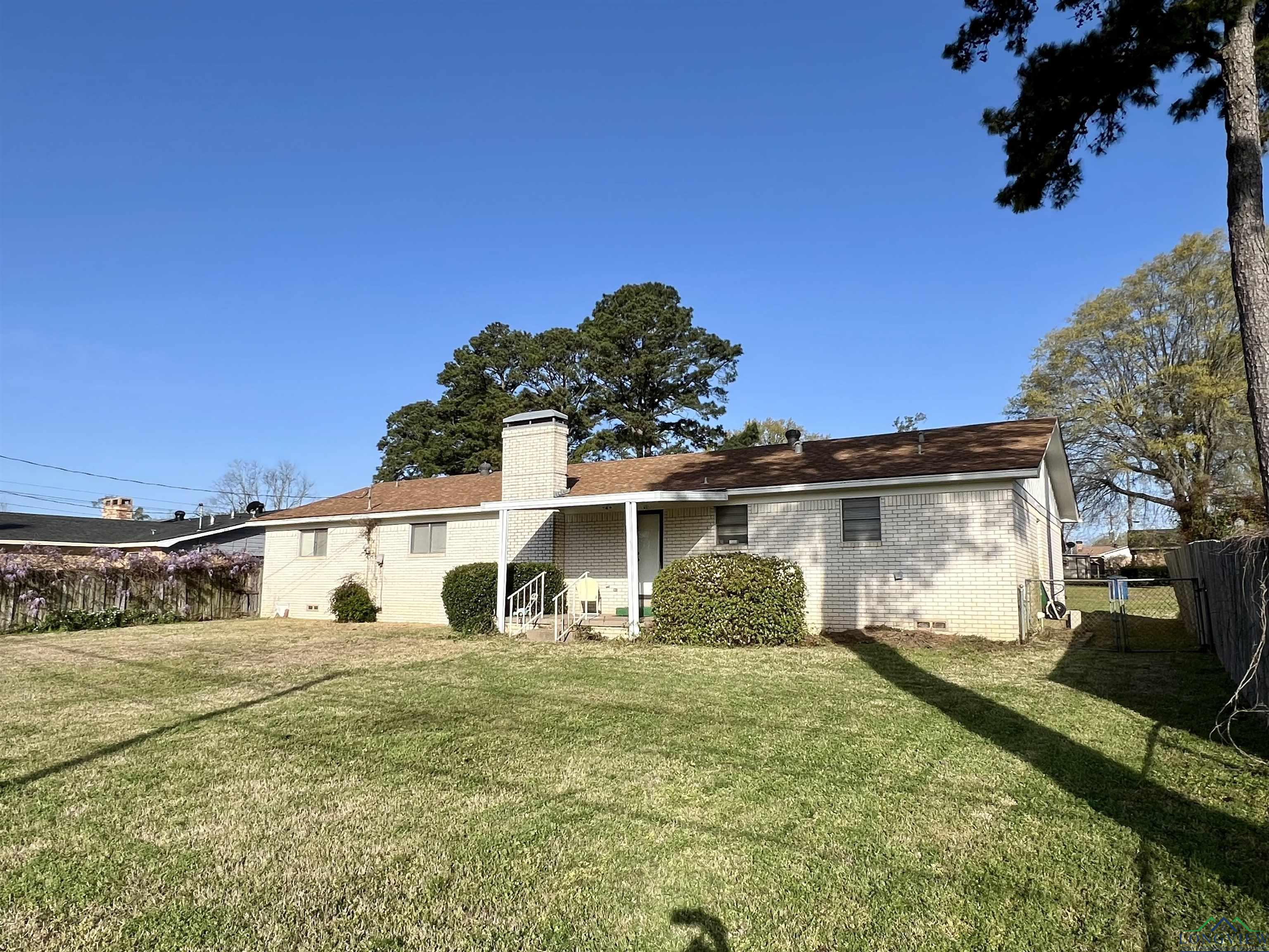 1523 Young St, Henderson, Texas image 22