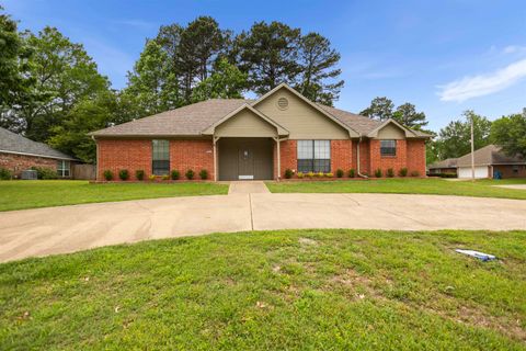 Homes For Sale - 607 Gayle St<br/> Gladewater, TX 75647