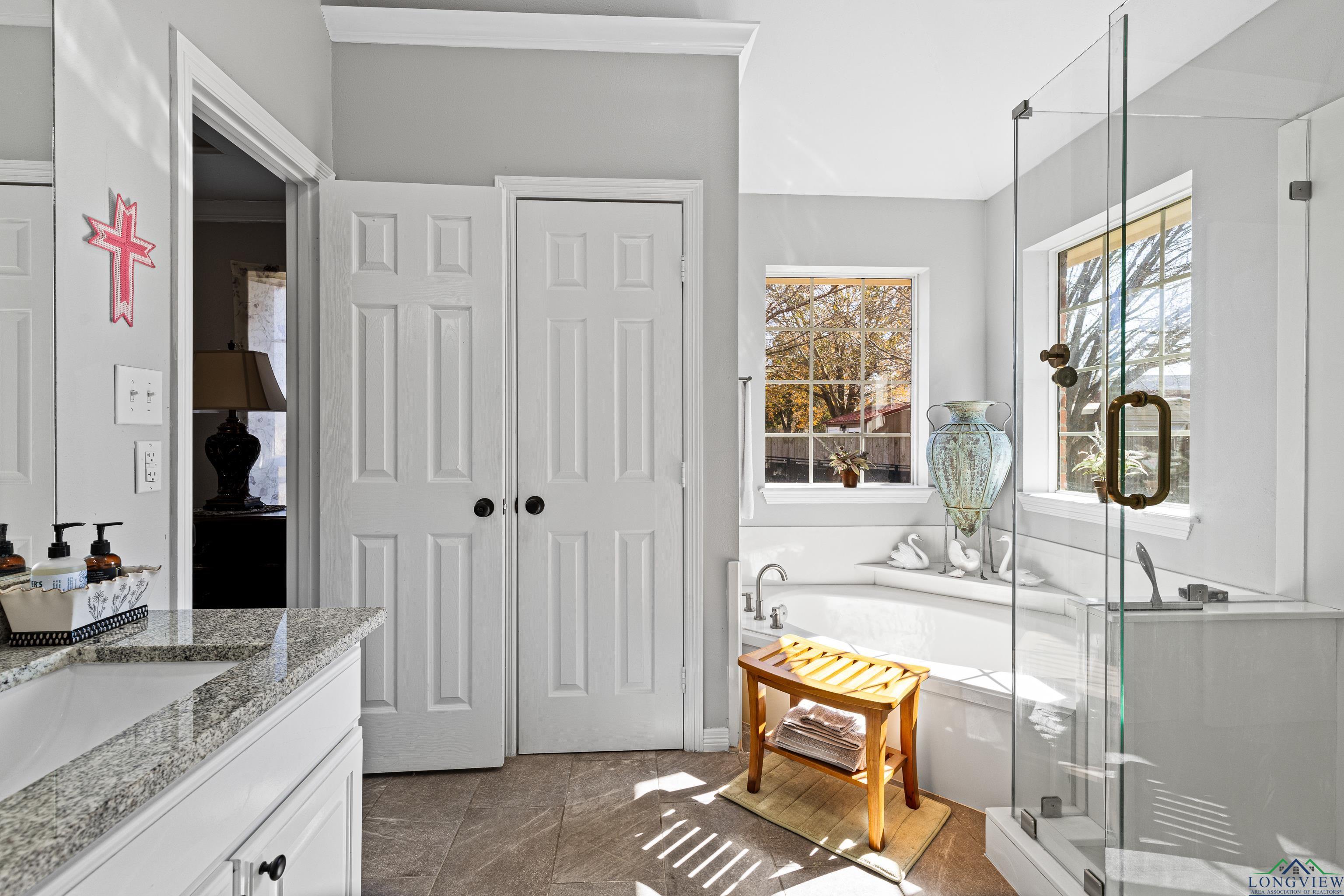 102 Fairway St, Chandler, Texas image 36