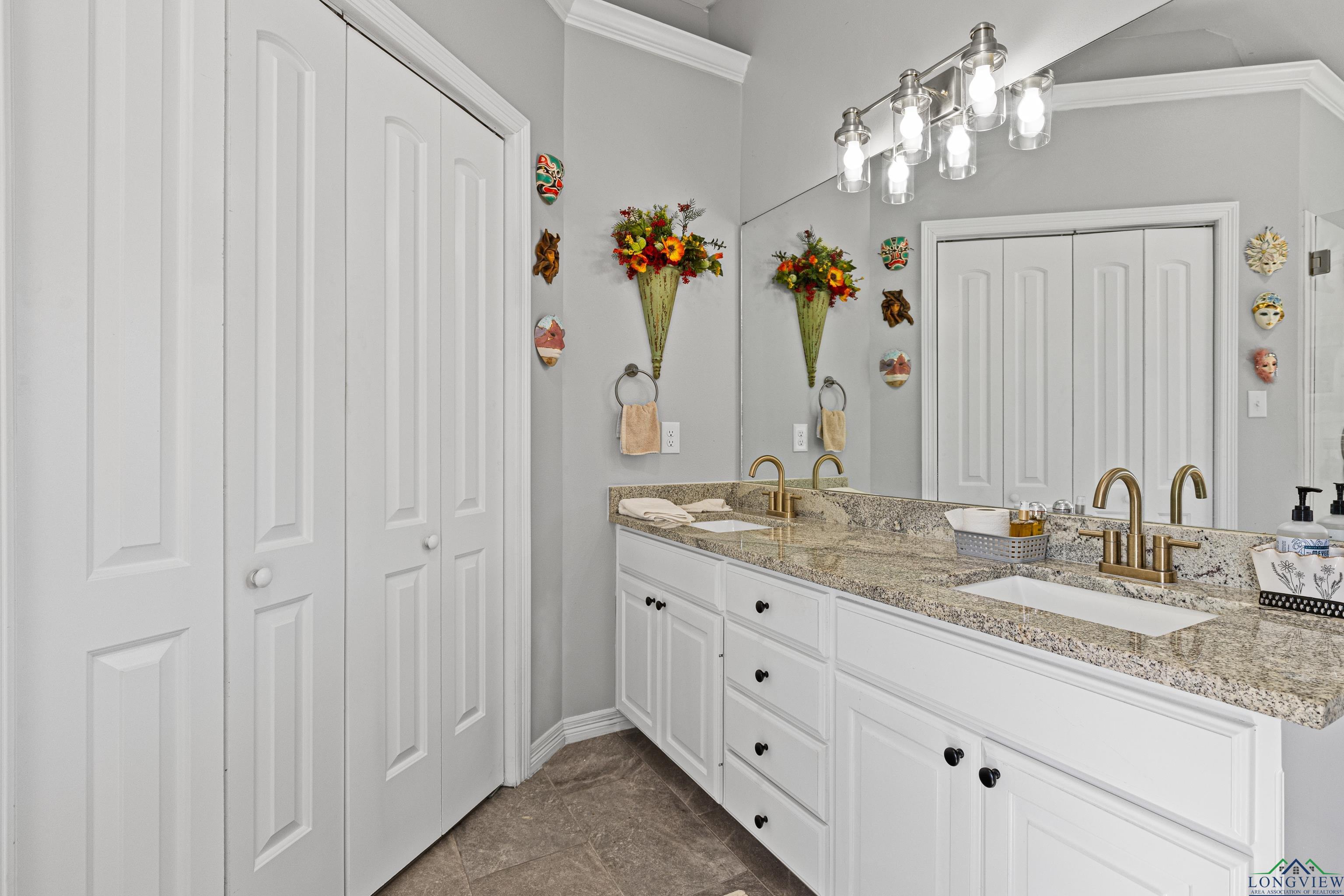 102 Fairway St, Chandler, Texas image 35