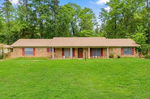 Homes For Sale - 1214 W George Richey Rd<br/> Gladewater, TX 75647