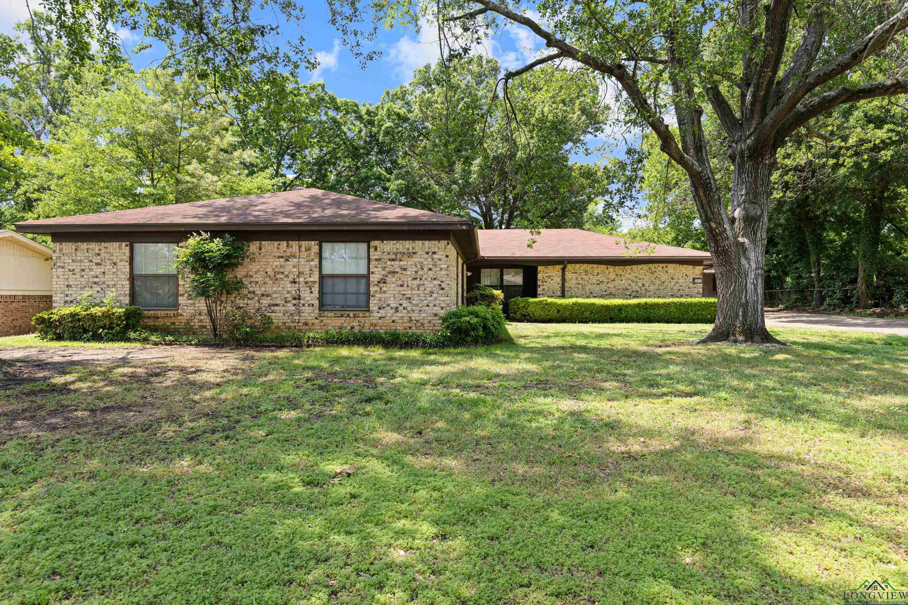 2803 Amberwood Drive, Longview, Texas image 34