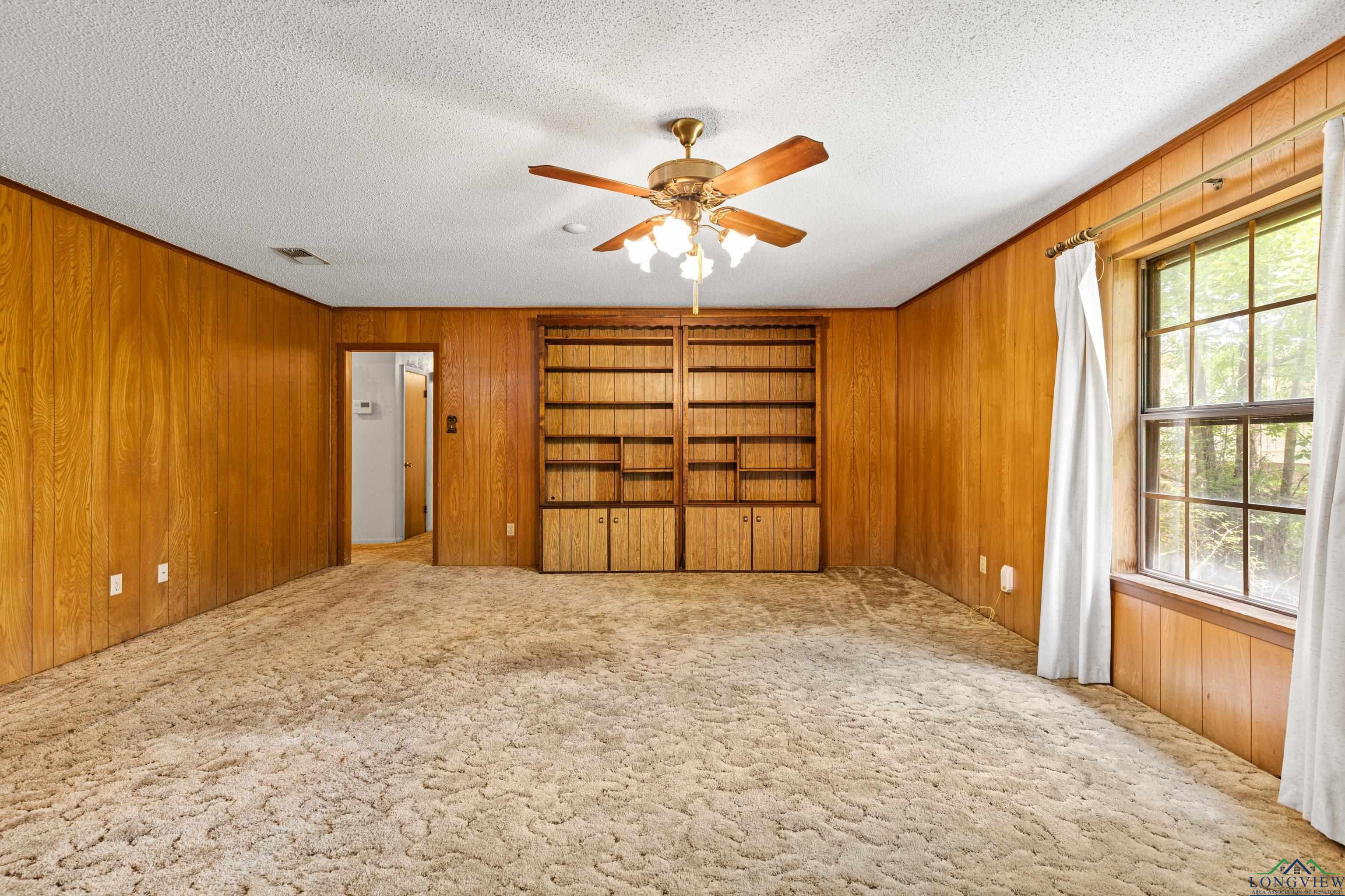 2803 Amberwood Drive, Longview, Texas image 4