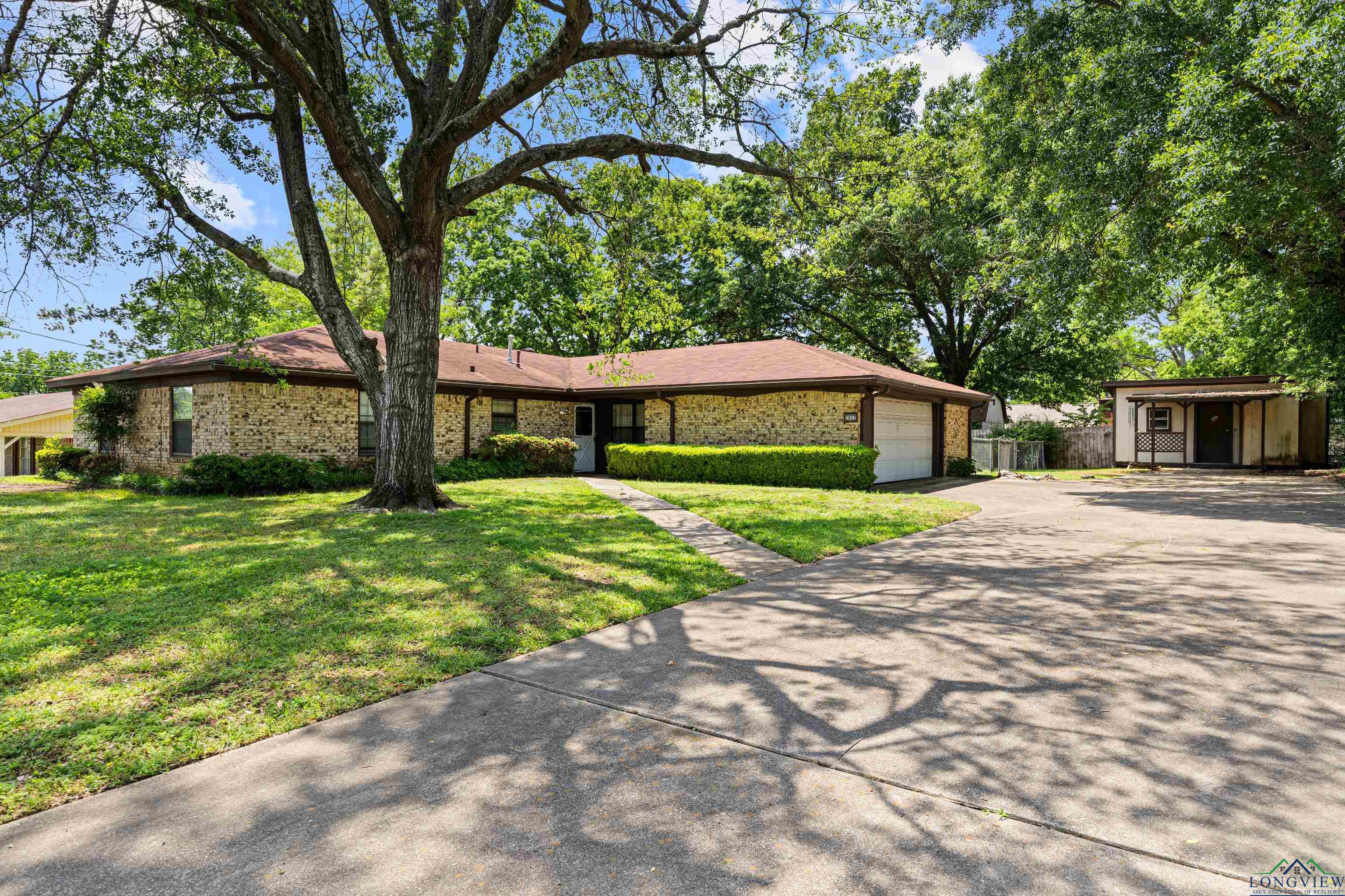 2803 Amberwood Drive, Longview, Texas image 1