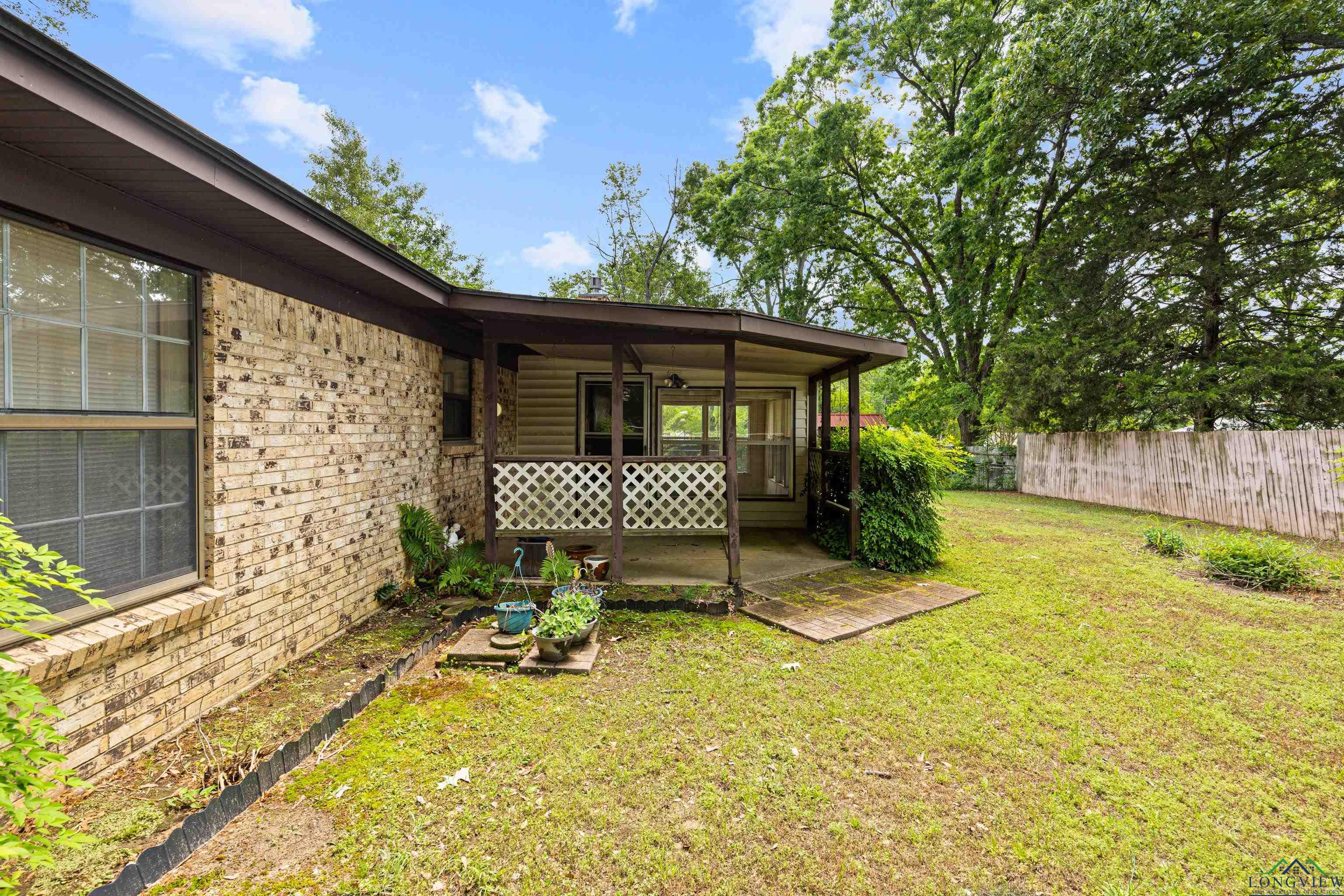 2803 Amberwood Drive, Longview, Texas image 42