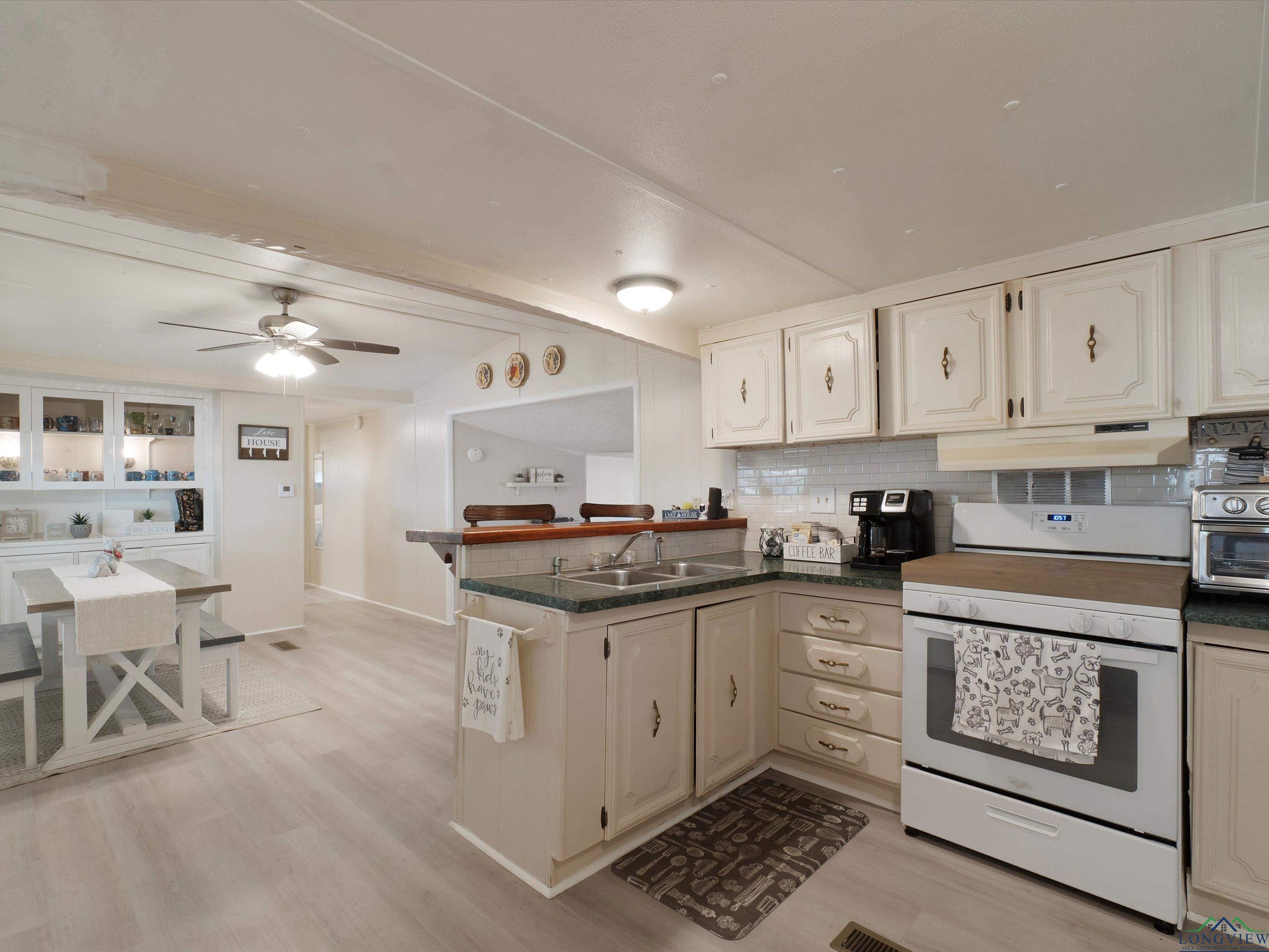 3065 E Lake, Gladewater, Texas image 7