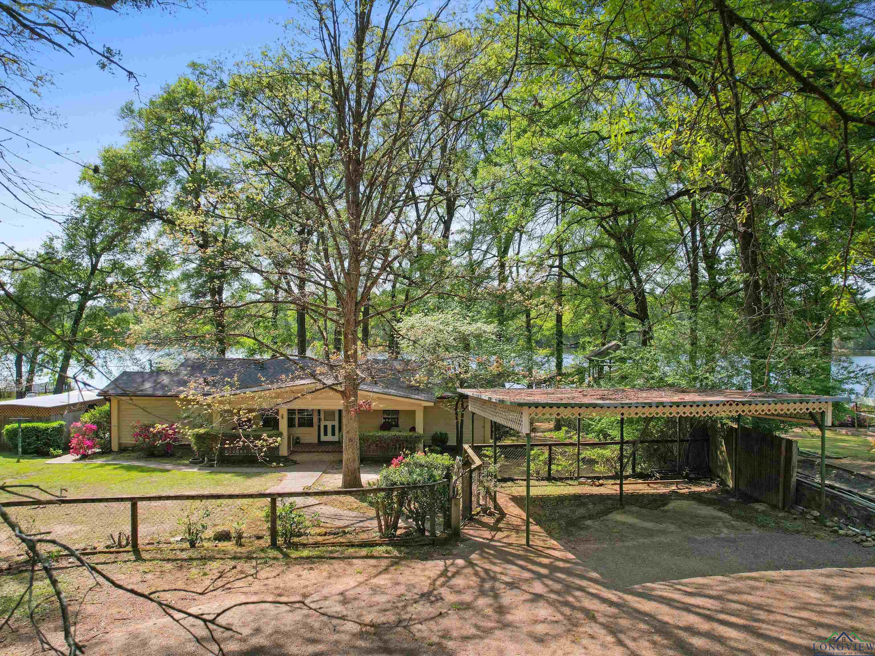 3065 E Lake, Gladewater, Texas image 4