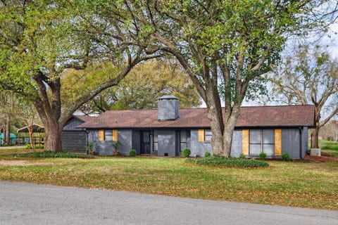 Homes For Sale - 209 Chestnut<br/> Van Zandt County, Van, TX 75790