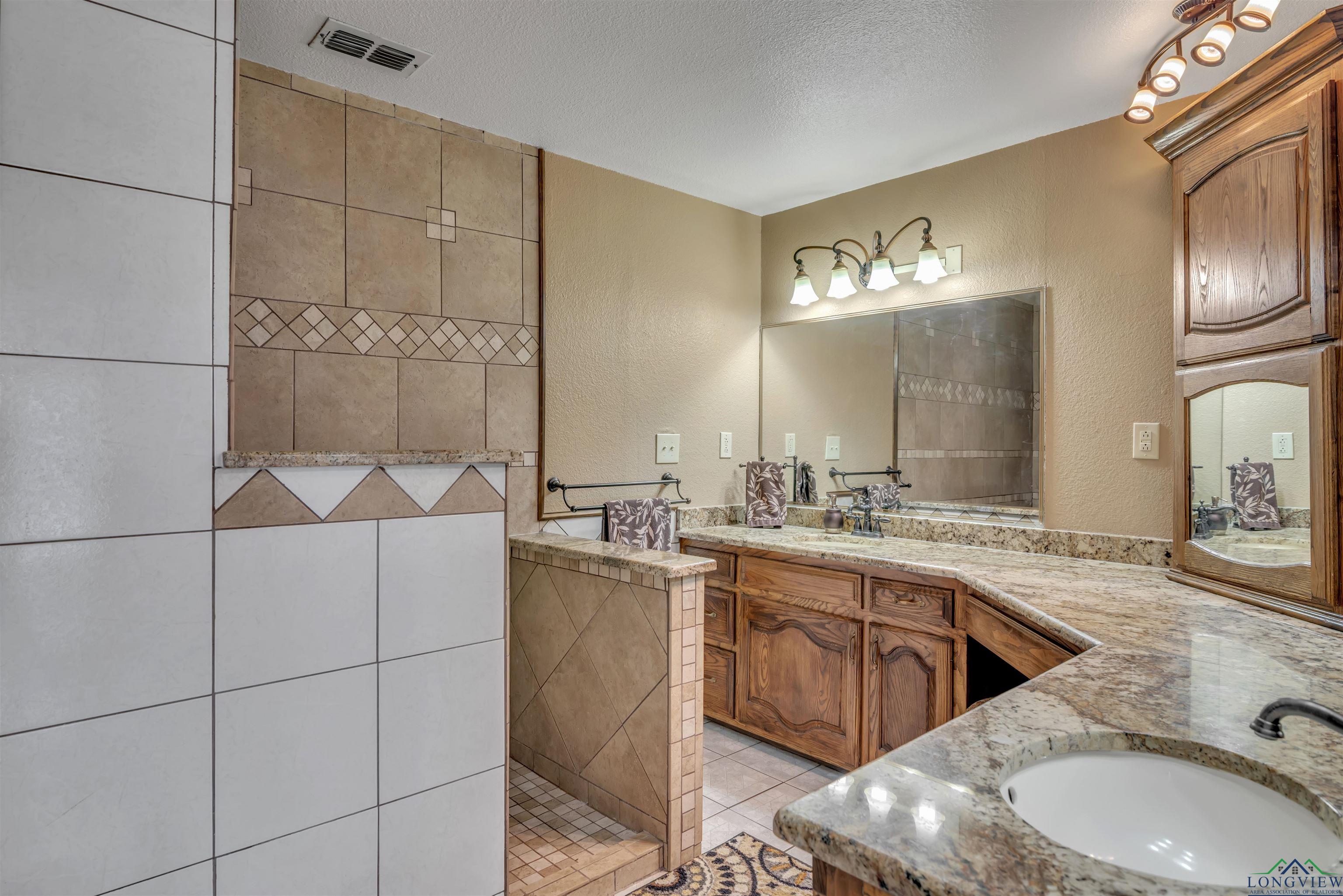 105 Lindsey Brook Ln, Longview, Texas image 36