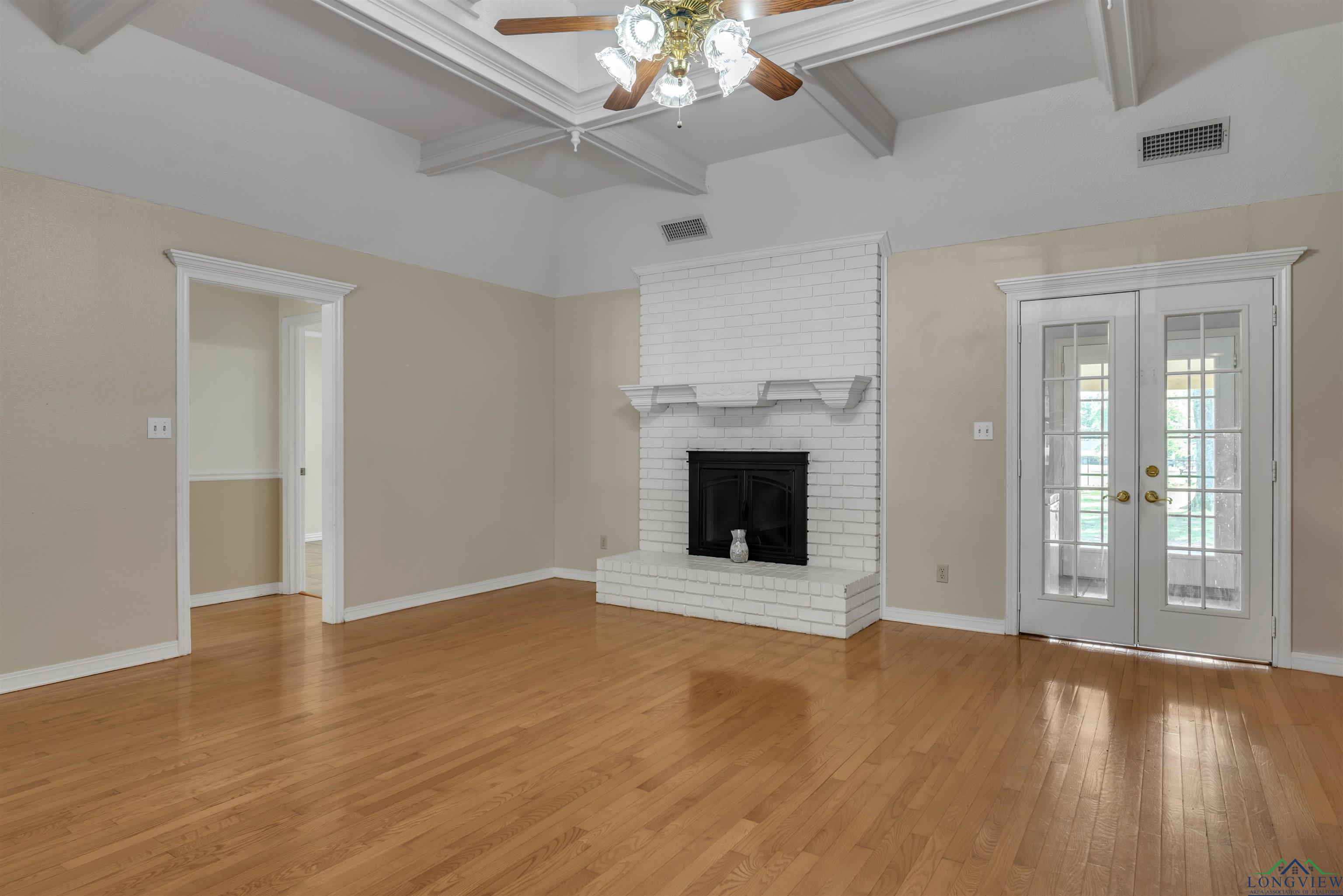 105 Lindsey Brook Ln, Longview, Texas image 2