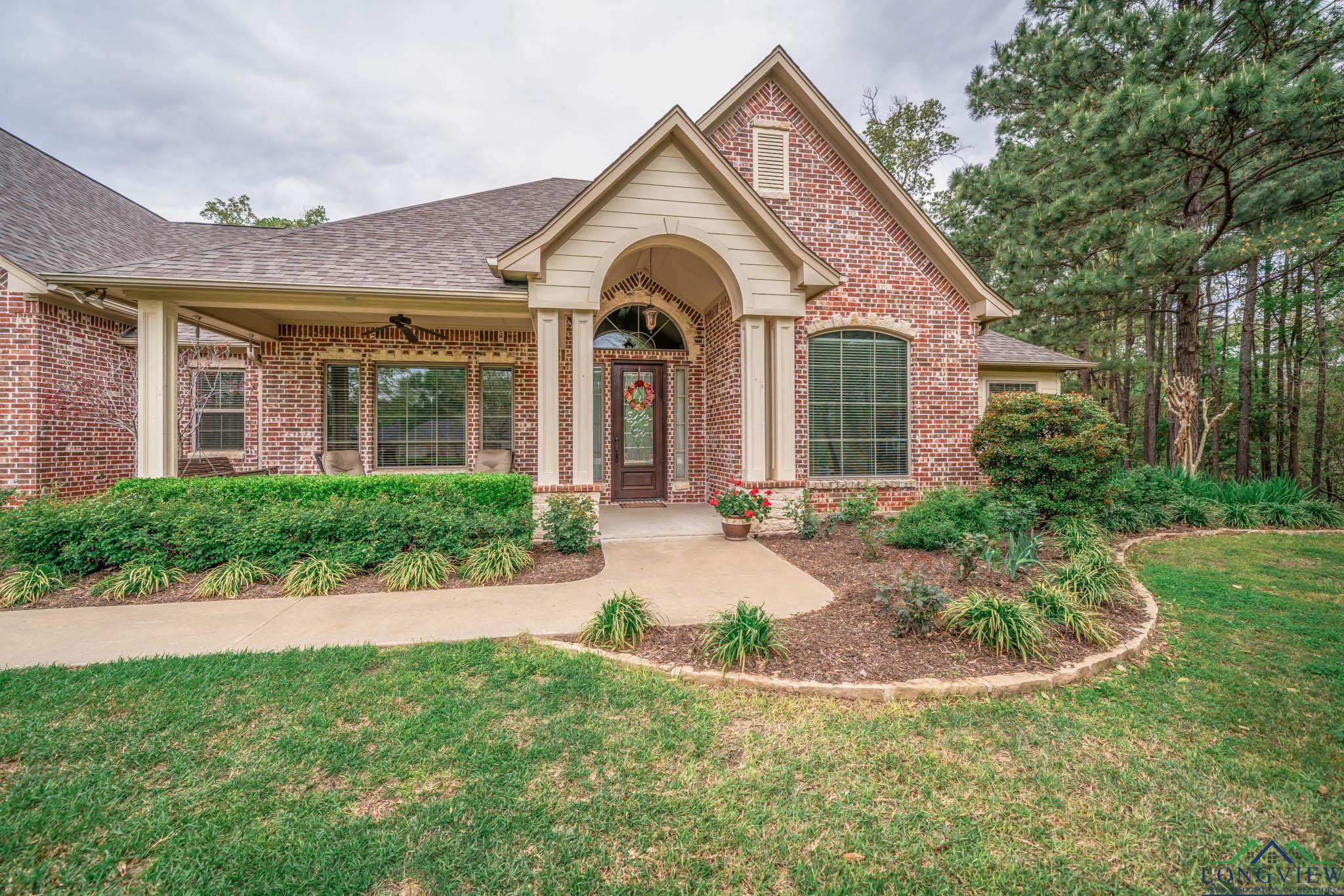 108 Canvasback Court, Gilmer, Texas image 2