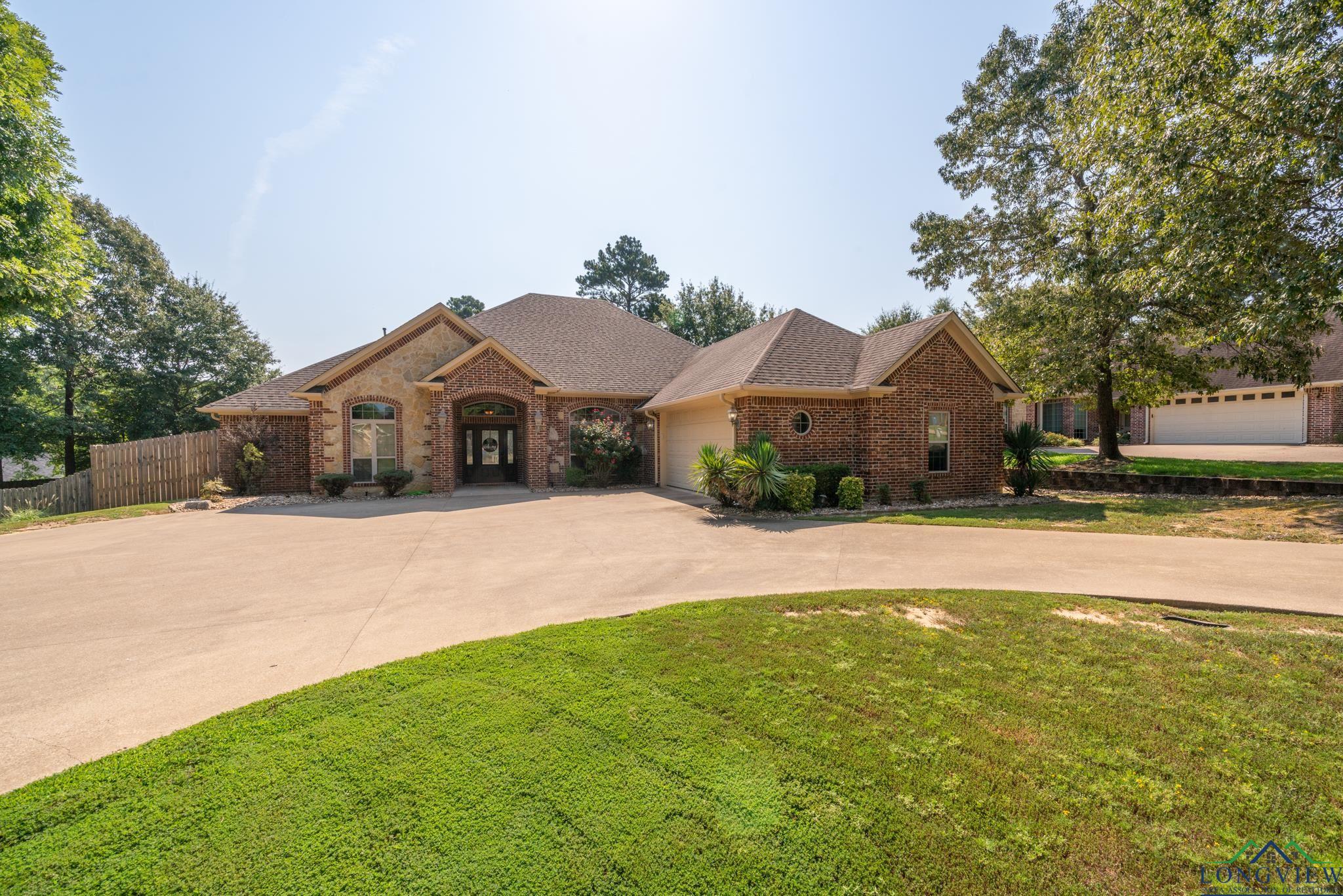 106 Willow Brook, White Oak, Texas image 2