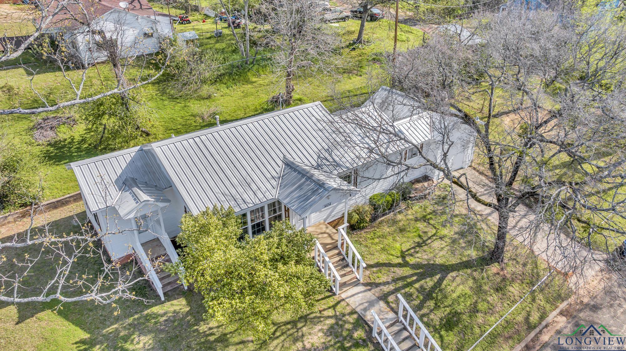 1404 Holbert St, Gladewater, Texas image 25