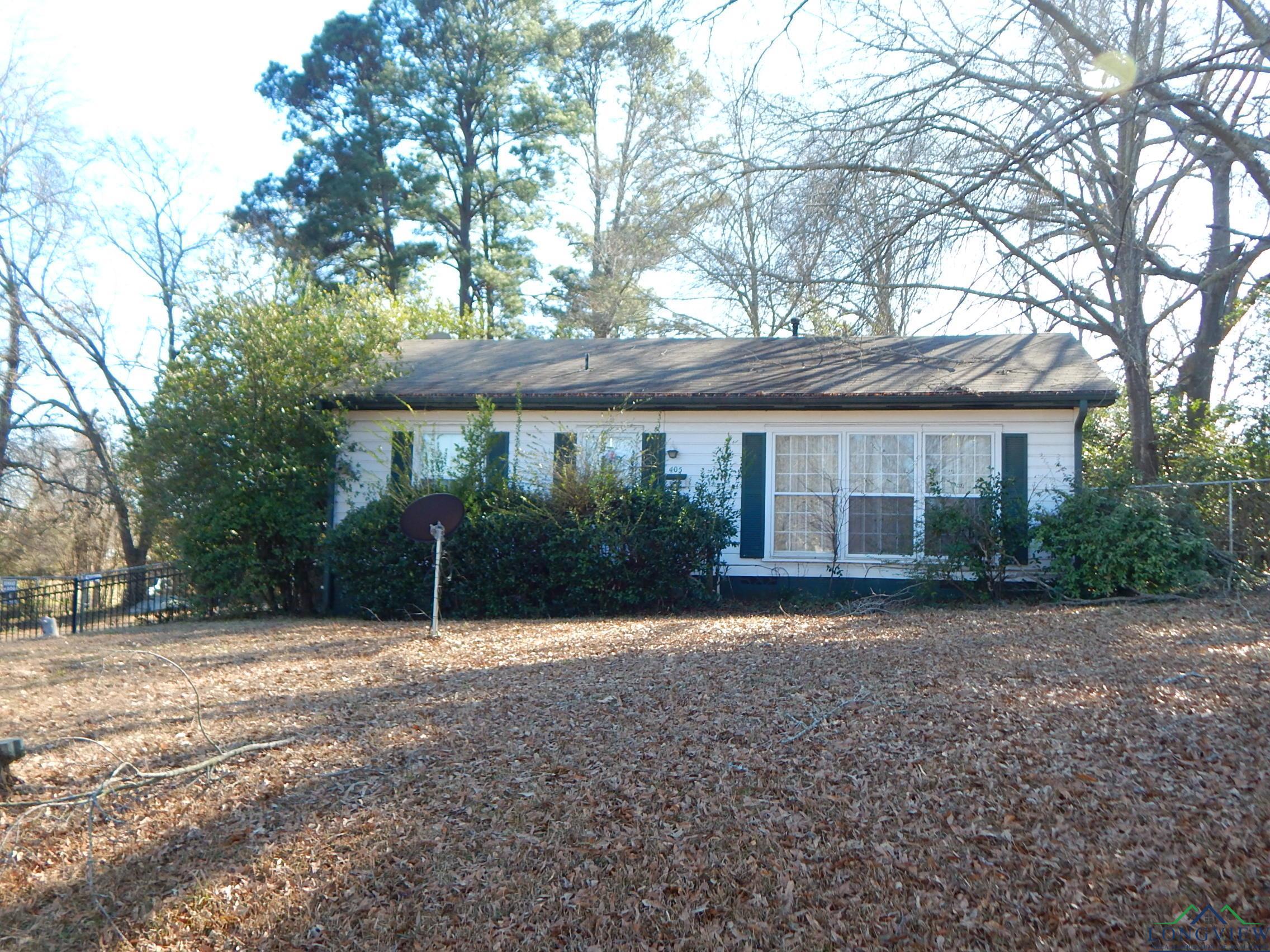 405 W Butler St, Gilmer, Texas image 1