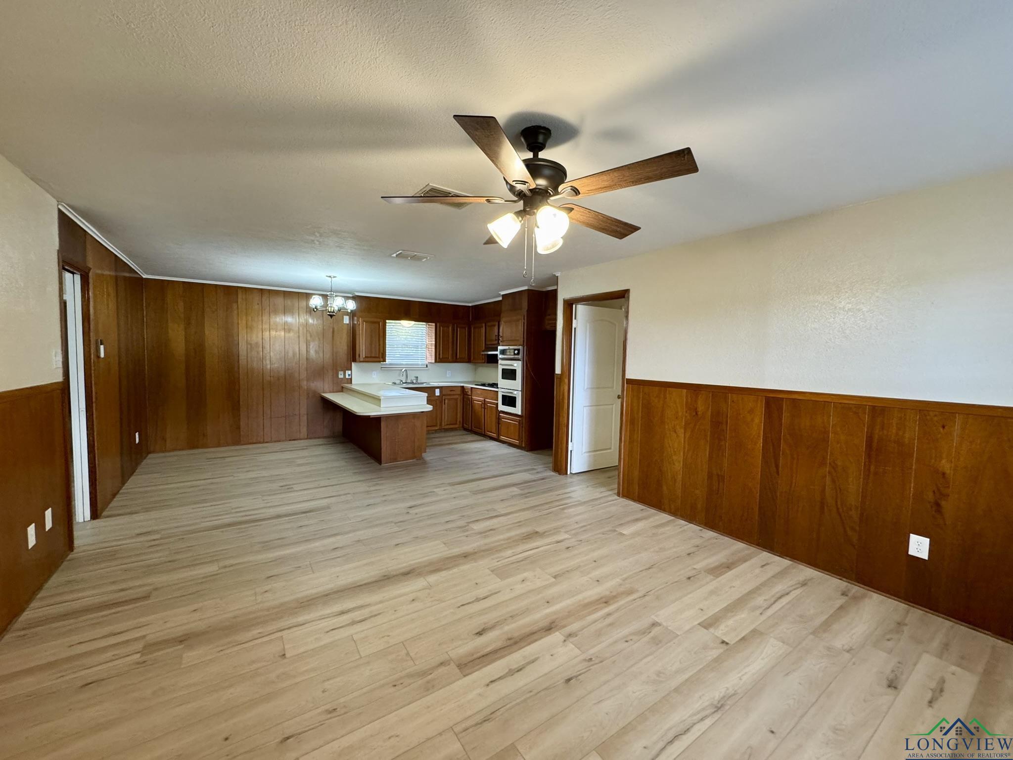1506 Scenic Dr, Longview, Texas image 2