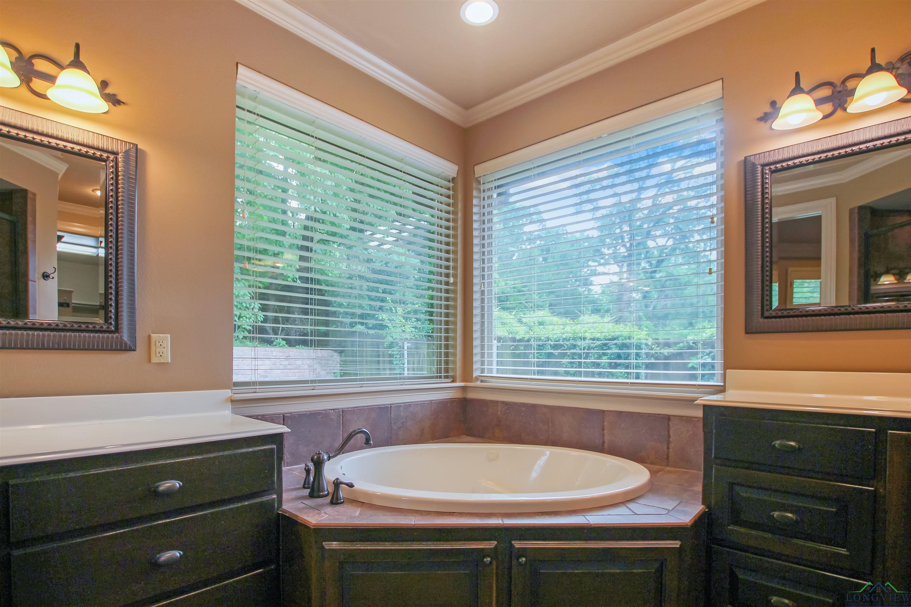 8406 Castleton Way, Tyler, Texas image 18