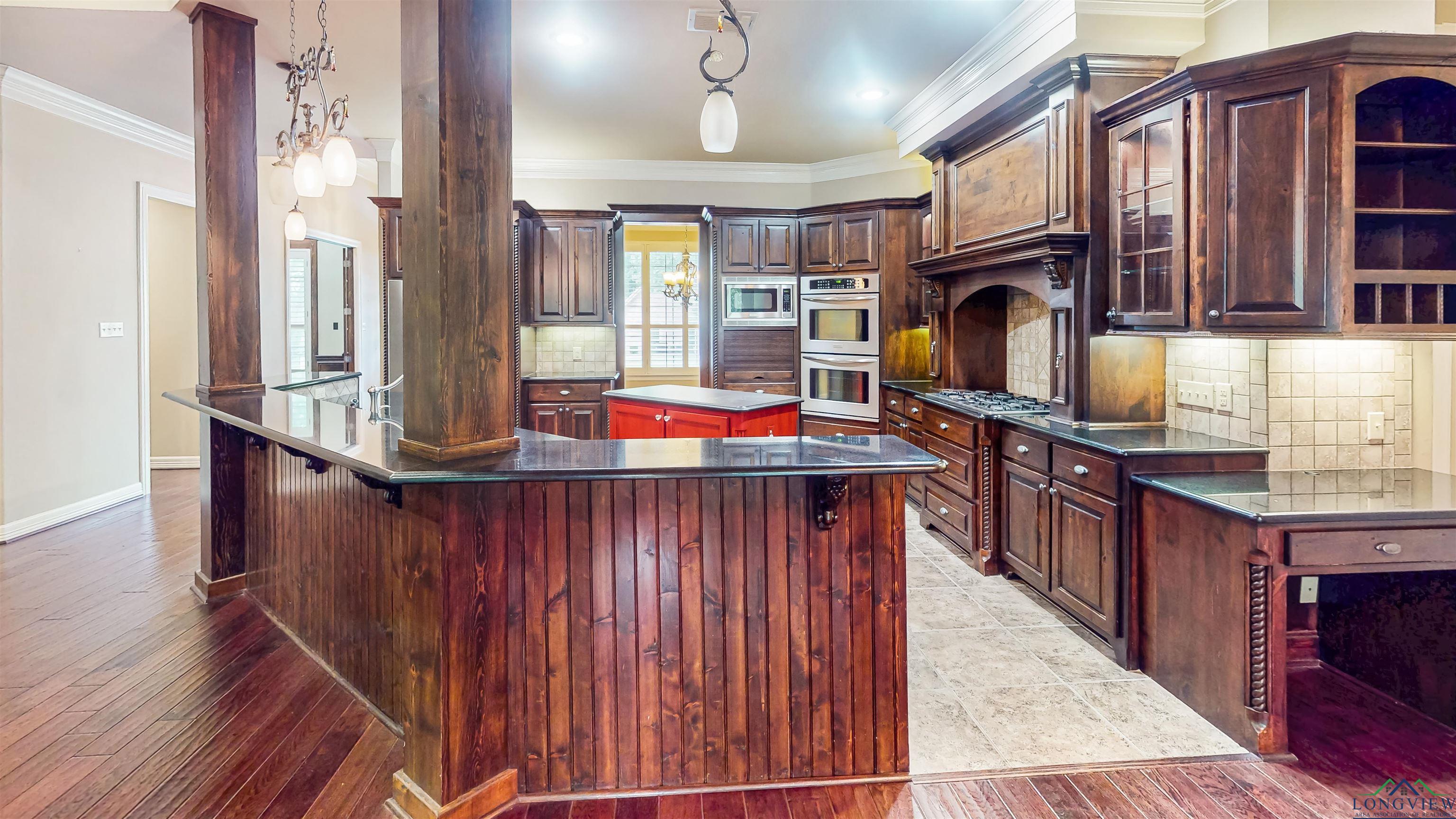8406 Castleton Way, Tyler, Texas image 11