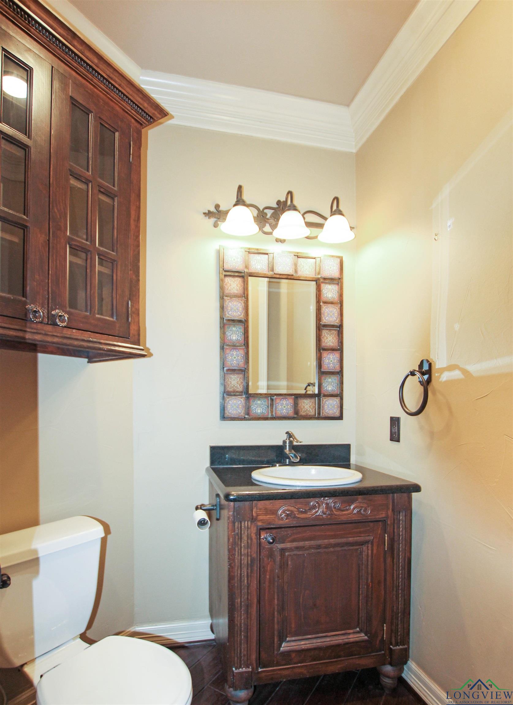 8406 Castleton Way, Tyler, Texas image 14