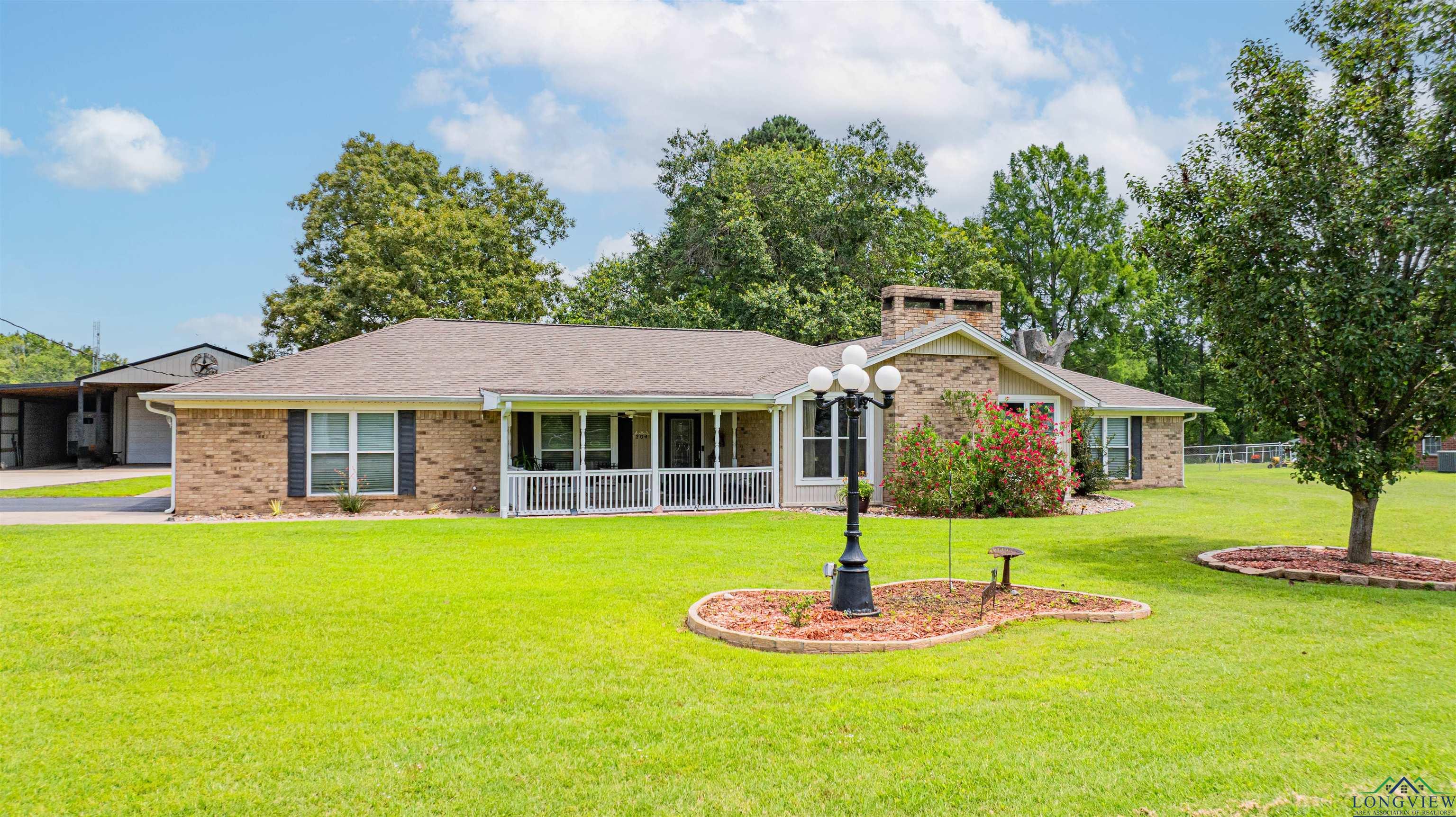 204 Rusty Lane, Gladewater, Texas image 2