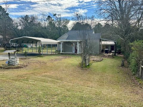 Homes For Sale - 255 West Point Rd<br/> Kilgore, TX 75662