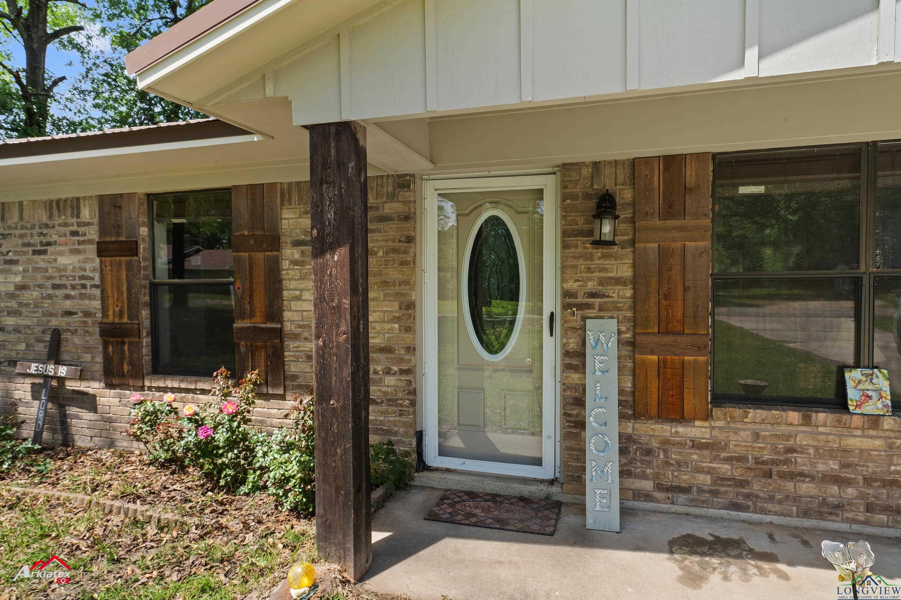 307 Holt St, Carthage, Texas image 2