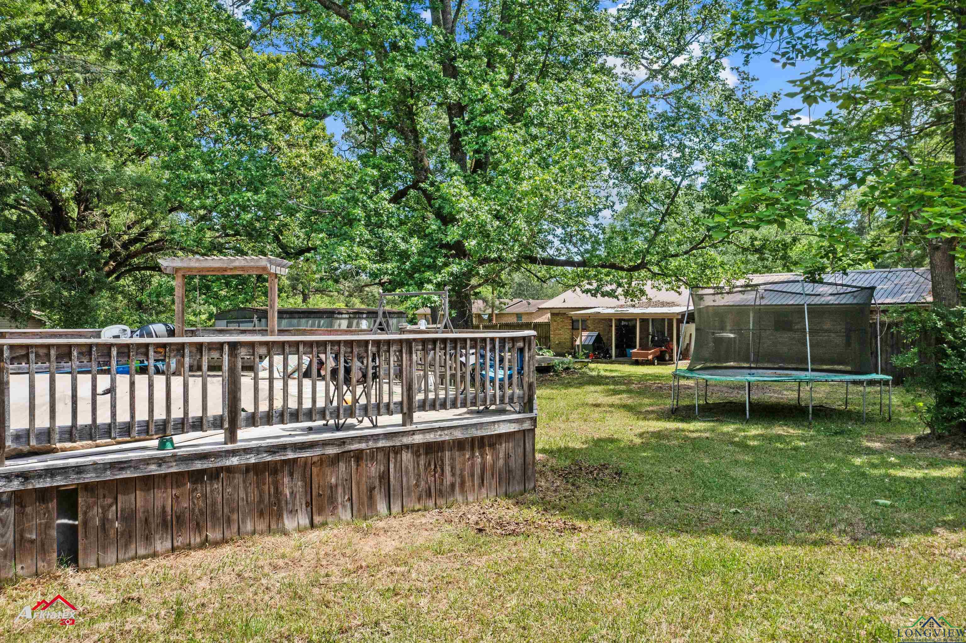 307 Holt St, Carthage, Texas image 9