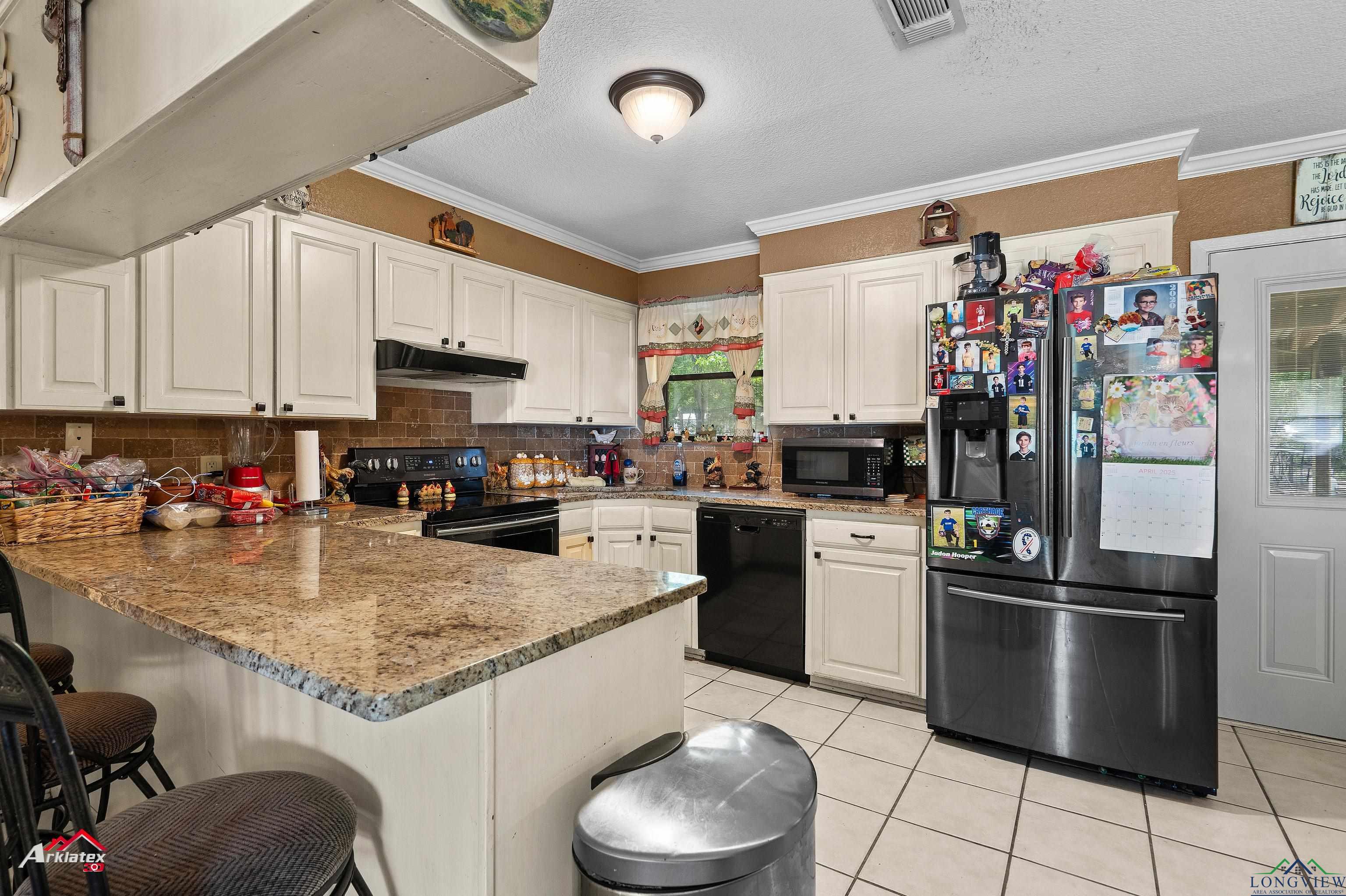 307 Holt St, Carthage, Texas image 7