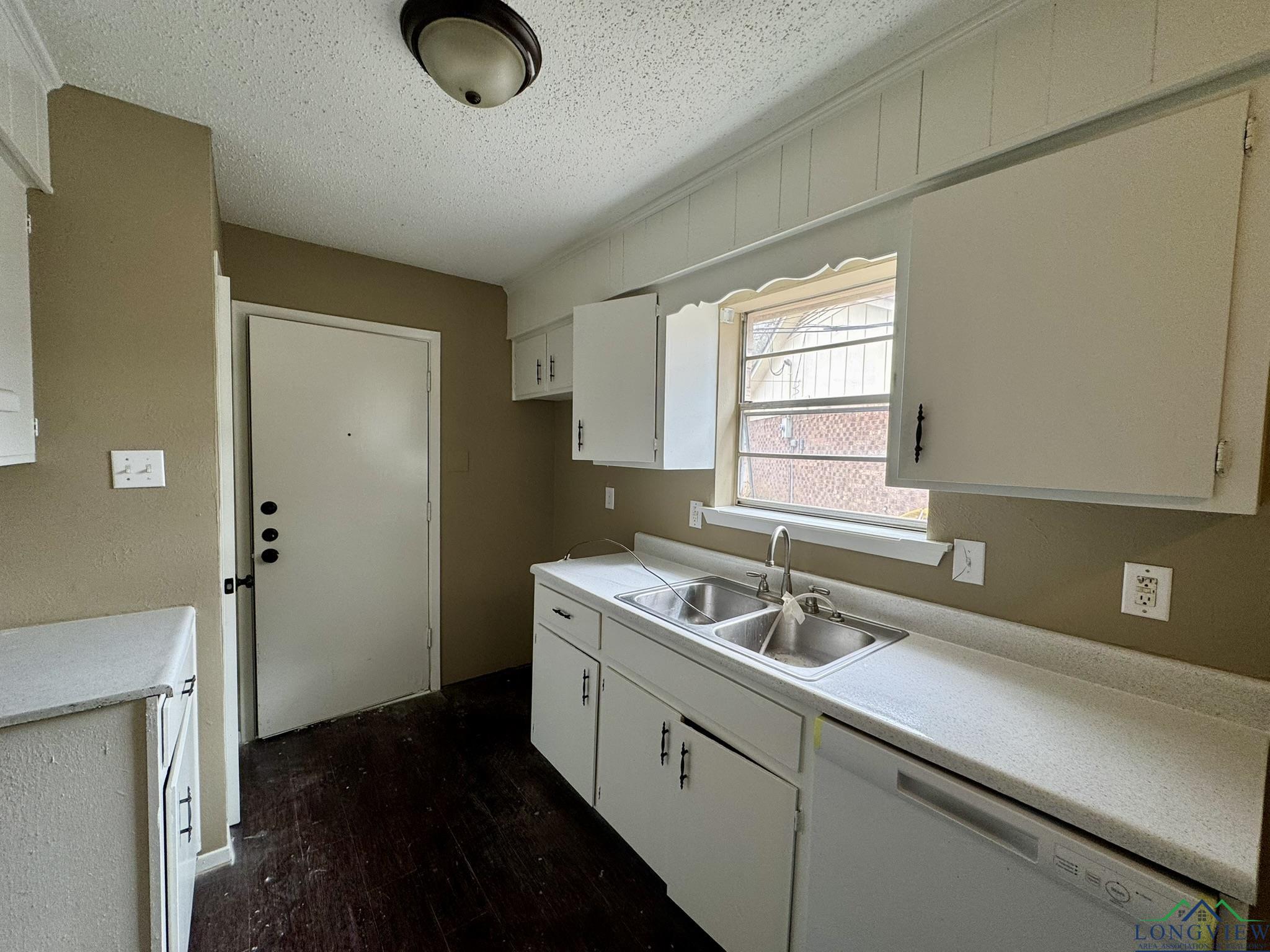 102 Lewan Cir, Longview, Texas image 6