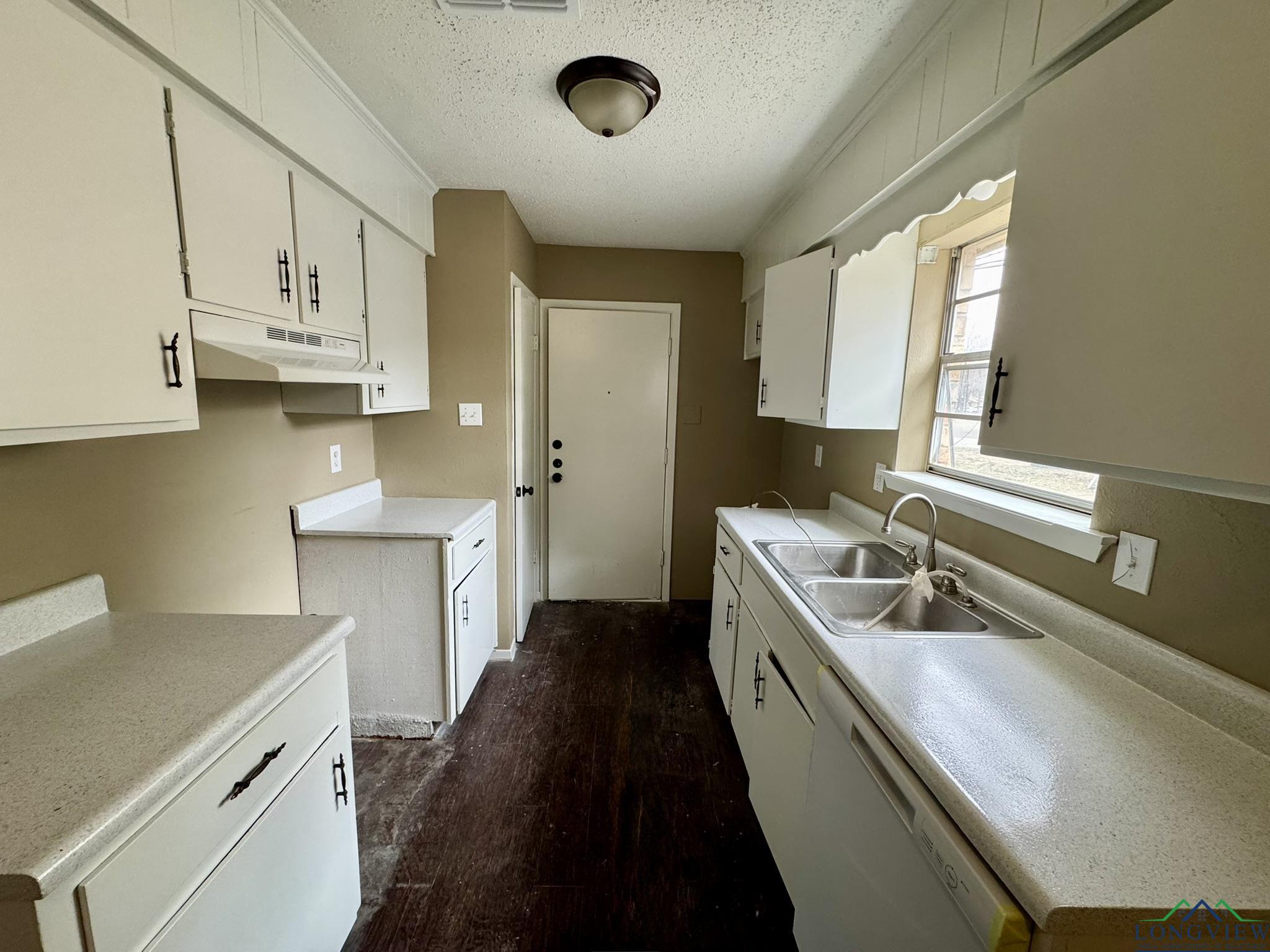 102 Lewan Cir, Longview, Texas image 5
