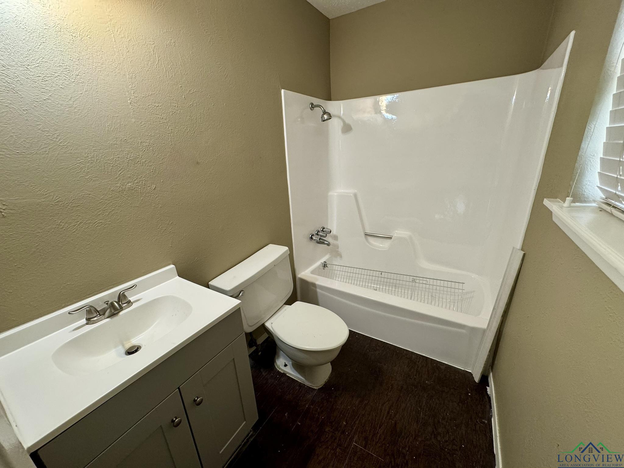 102 Lewan Cir, Longview, Texas image 10