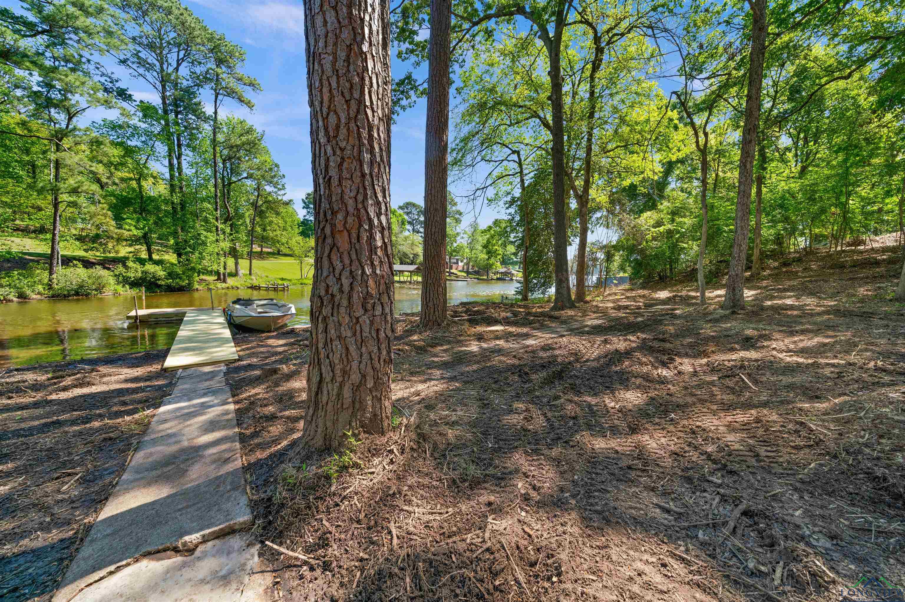 1804 W Lake Dr, Gladewater, Texas image 3